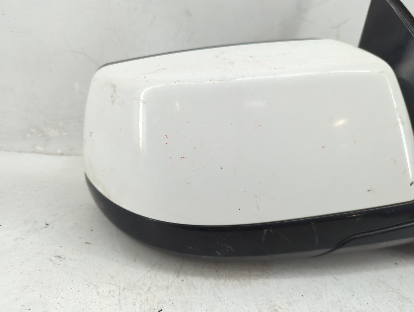 2015-2020 Cadillac Escalade Passenger Side View Mirror - Right Door Mirror OEM Used - Oemusedautoparts1.com