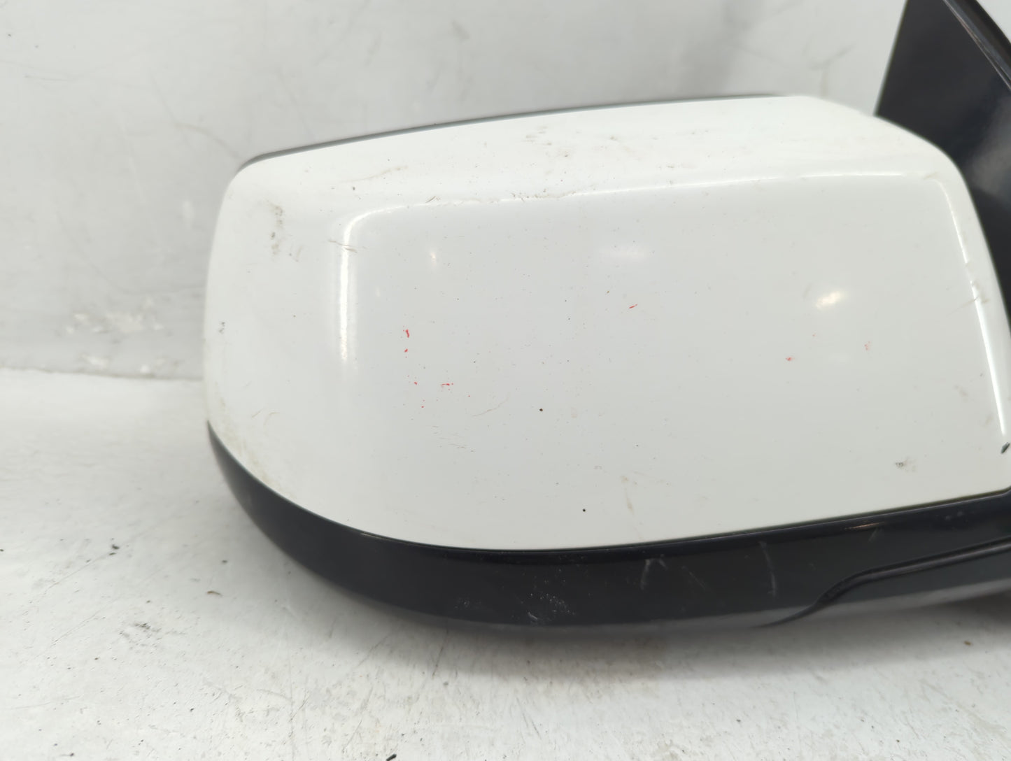 2015-2020 Cadillac Escalade Passenger Side View Mirror - Right Door Mirror OEM Used - Oemusedautoparts1.com