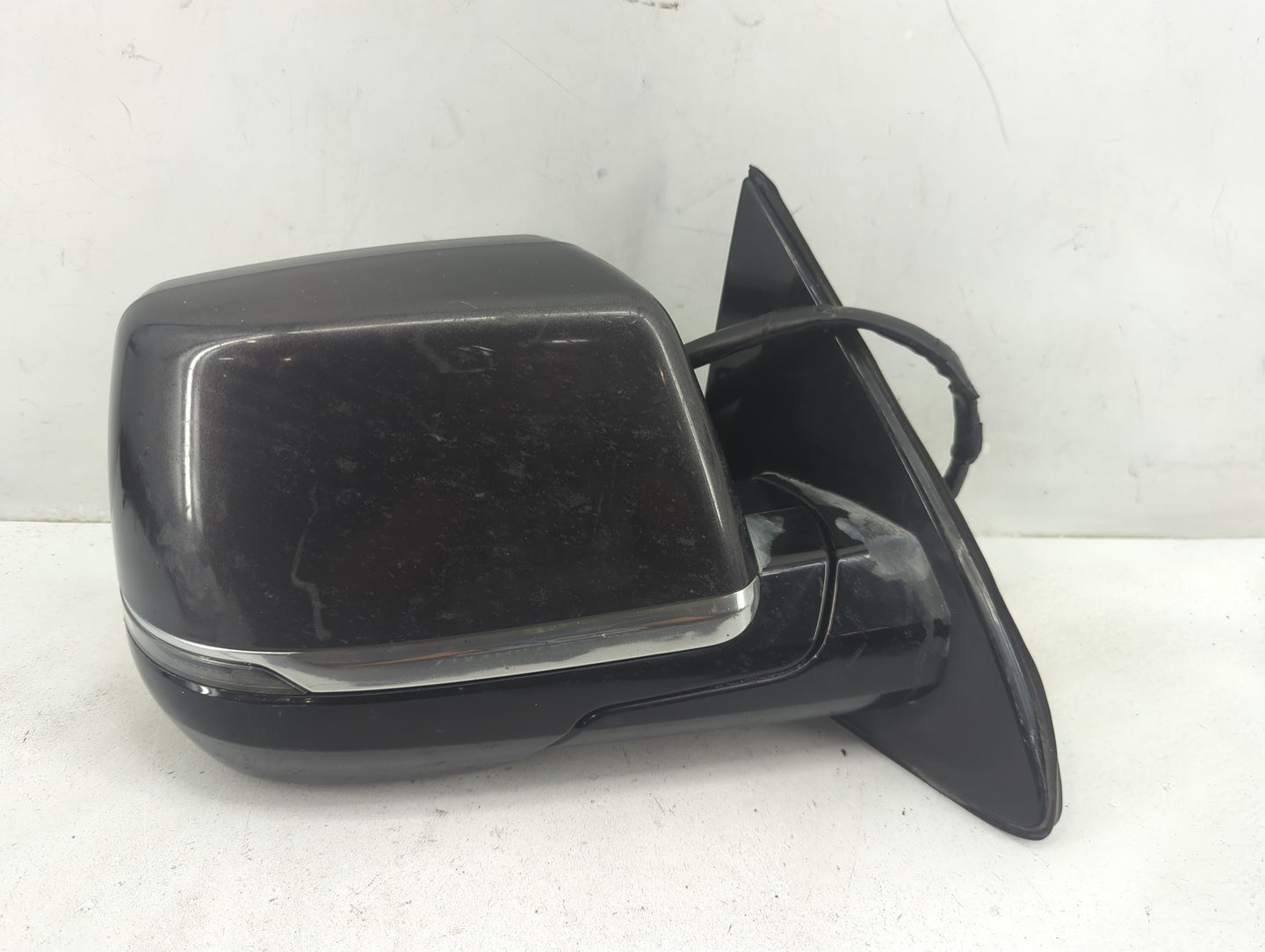 2015-2020 Cadillac Escalade Passenger Side View Mirror - Right Door Mirror OEM Used - Oemusedautoparts1.com