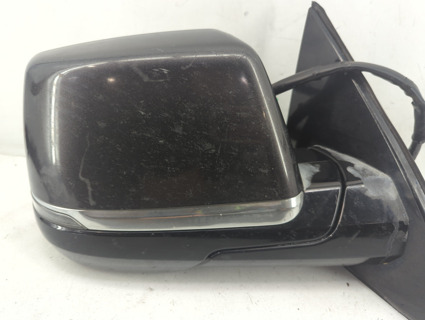 2015-2020 Cadillac Escalade Passenger Side View Mirror - Right Door Mirror OEM Used - Oemusedautoparts1.com