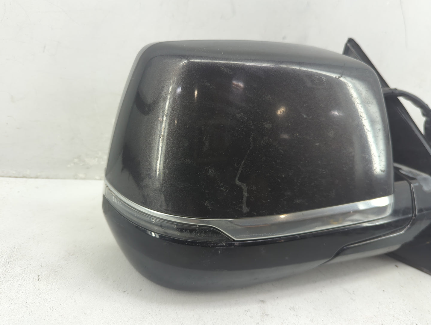 2015-2020 Cadillac Escalade Passenger Side View Mirror - Right Door Mirror OEM Used - Oemusedautoparts1.com