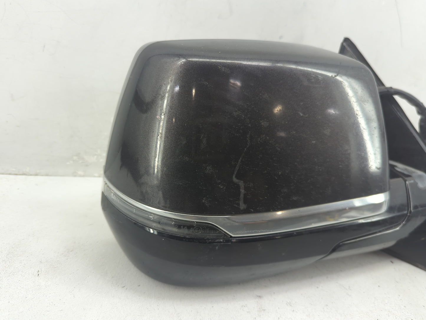 2015-2020 Cadillac Escalade Passenger Side View Mirror - Right Door Mirror OEM Used - Oemusedautoparts1.com