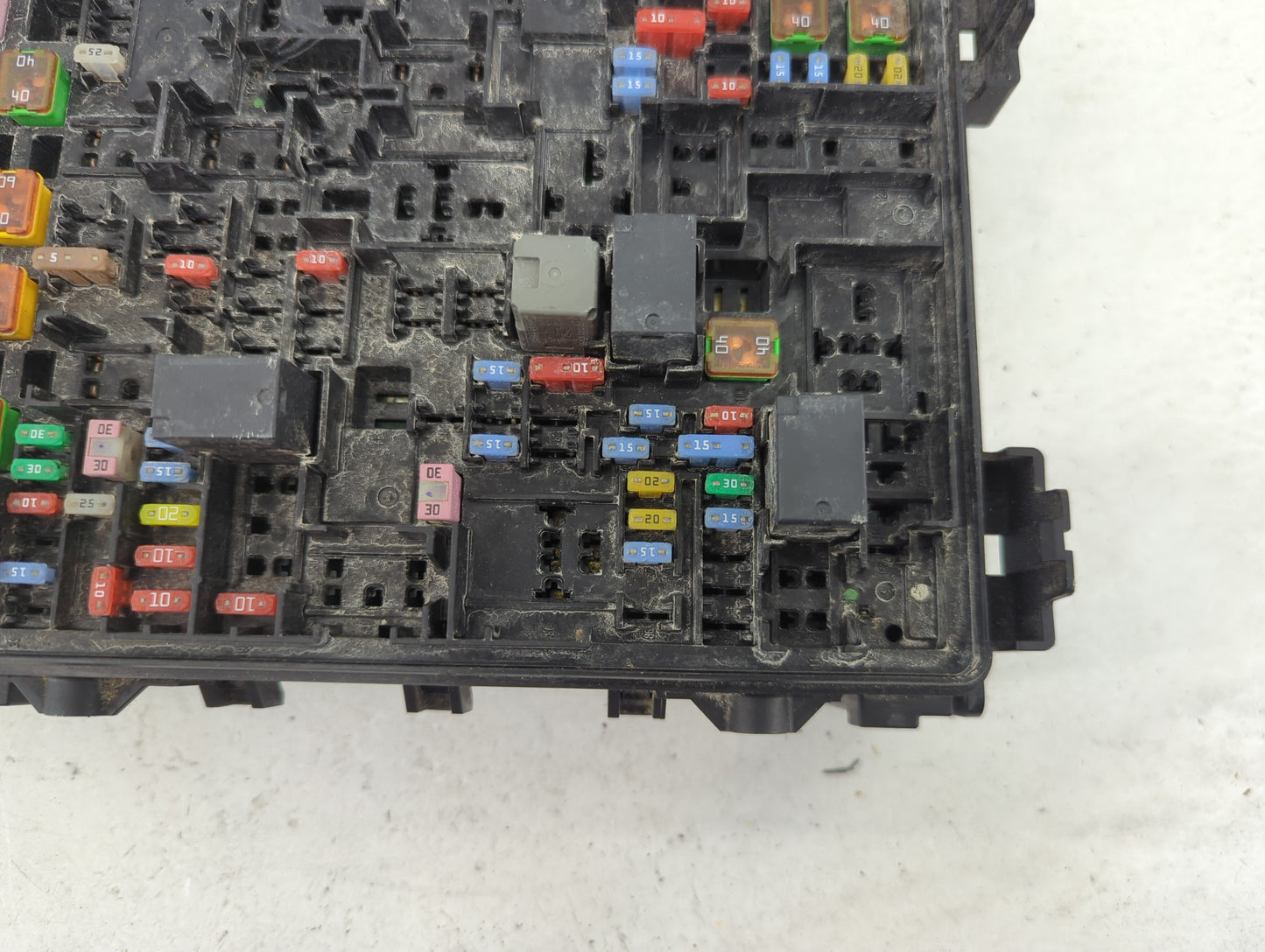 2015-2020 Cadillac Escalade Fusebox Fuse Box Panel Relay Module P/N:22773484 Fits Fits 2015 2016 2017 2018 2019 2020 OEM Use