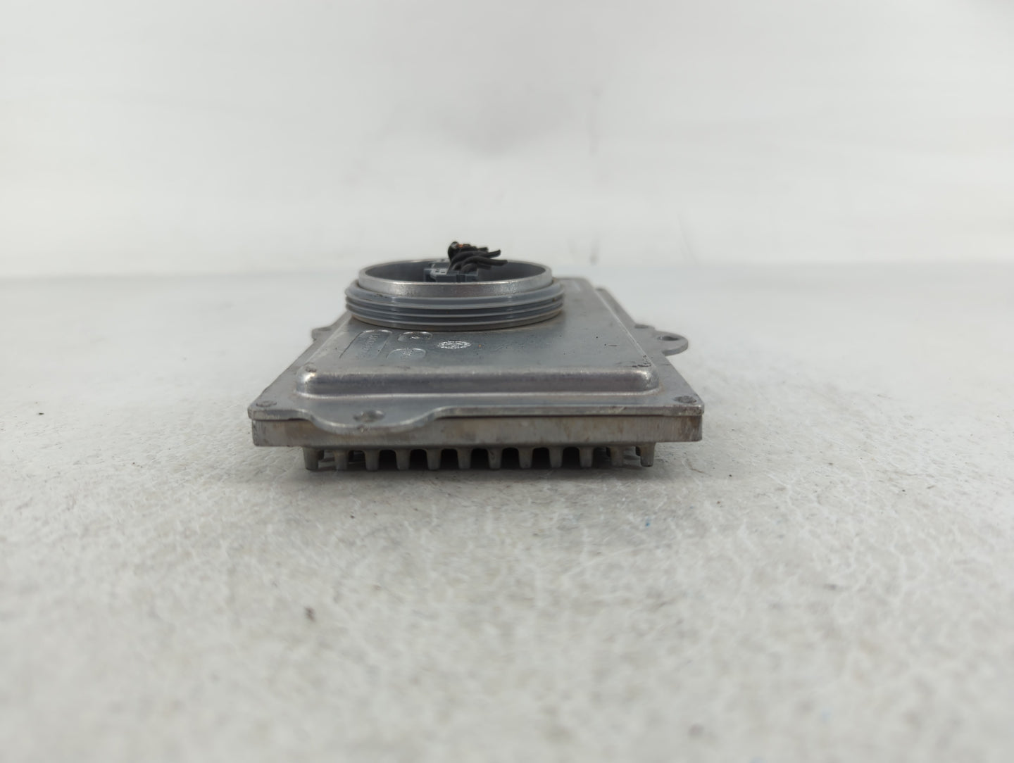 2015 Cadillac Escalade Headlight Ballast Head Light - Oemusedautoparts1.com