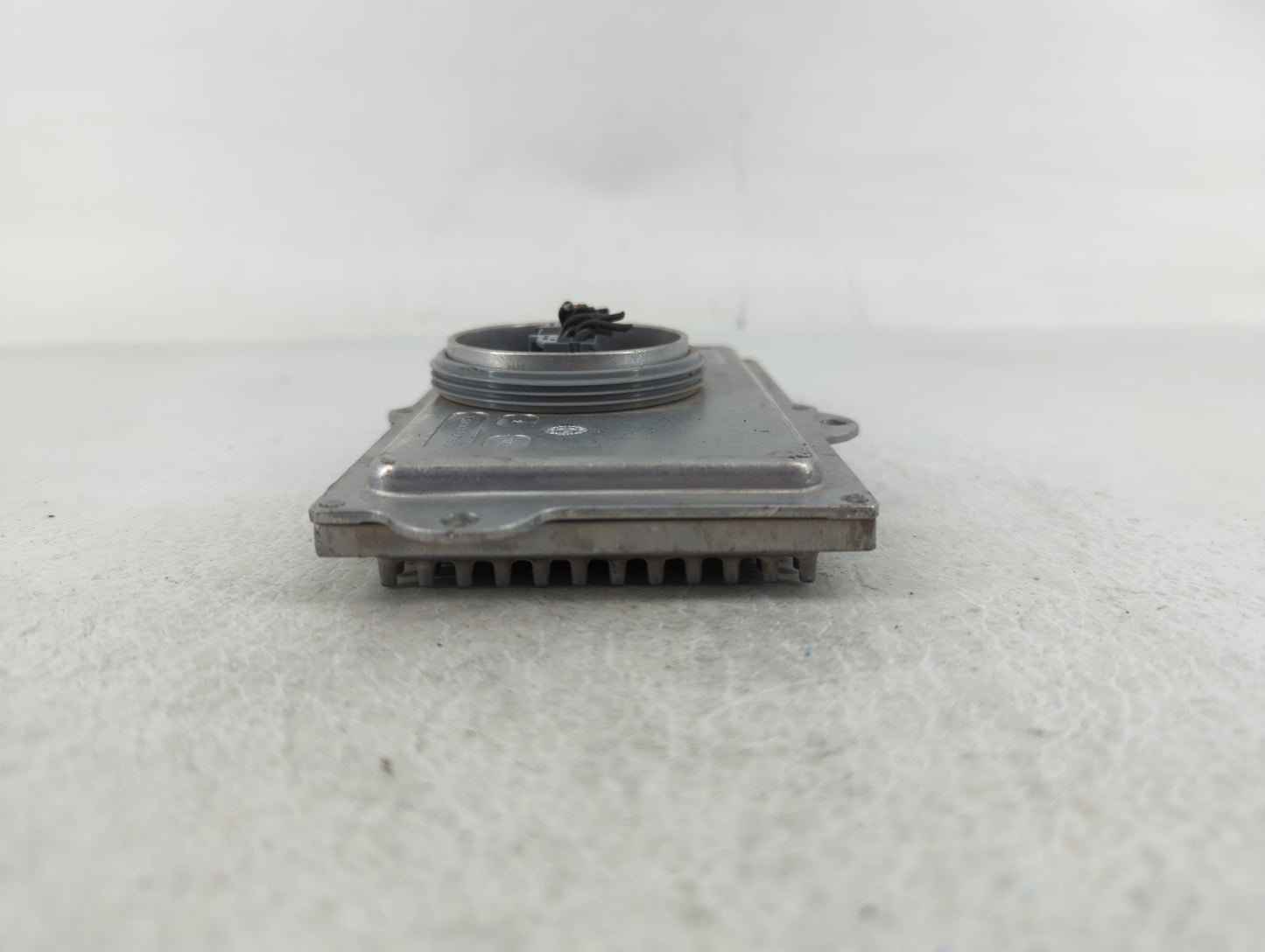 2015 Cadillac Escalade Headlight Ballast Head Light - Oemusedautoparts1.com