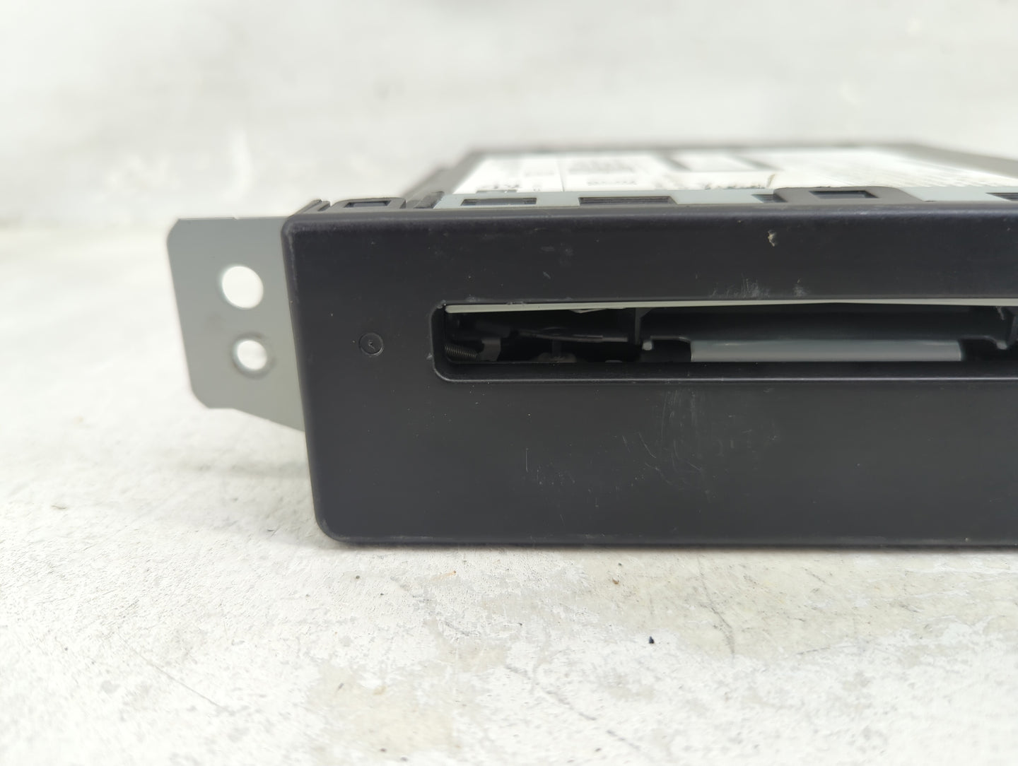 2015 Cadillac Escalade Esv Radio AM FM Cd Player Receiver Replacement P/N:13590747 TG5 Fits OEM Used Auto Parts - Oemusedaut