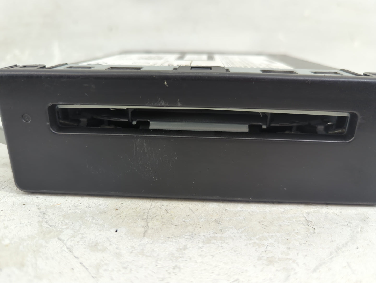 2015 Cadillac Escalade Esv Radio AM FM Cd Player Receiver Replacement P/N:13590747 TG5 Fits OEM Used Auto Parts - Oemusedaut