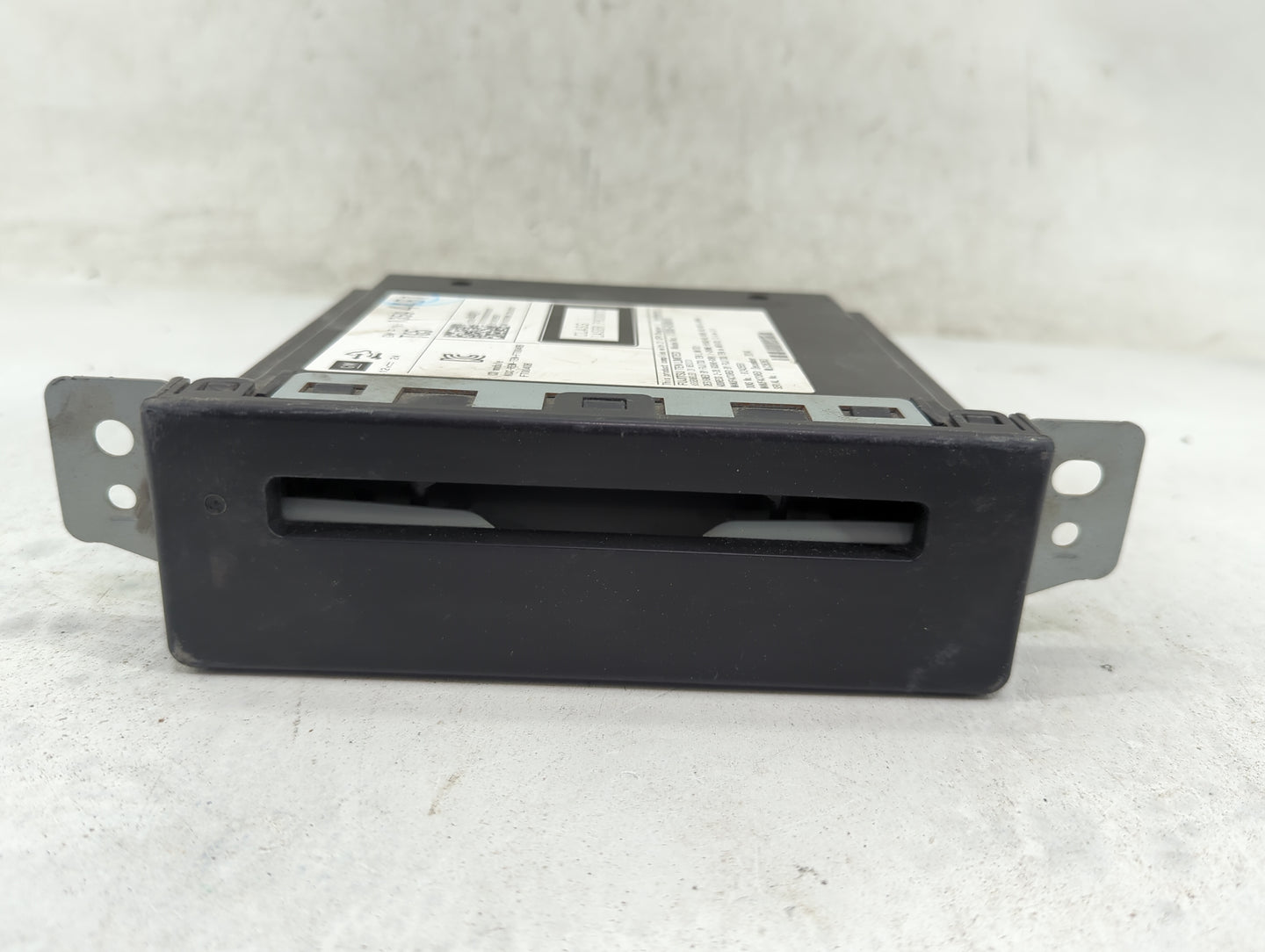 2015-2016 Cadillac Escalade Esv Cd Changer Disc Player - Oemusedautoparts1.com