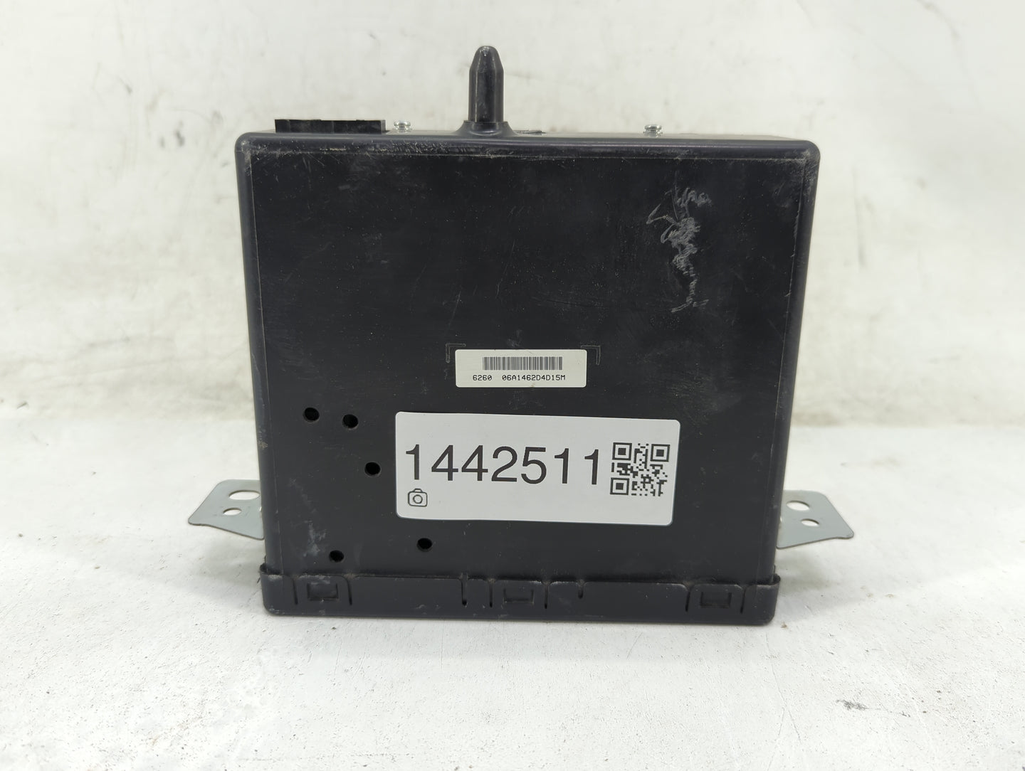 2015-2016 Cadillac Escalade Esv Cd Changer Disc Player - Oemusedautoparts1.com