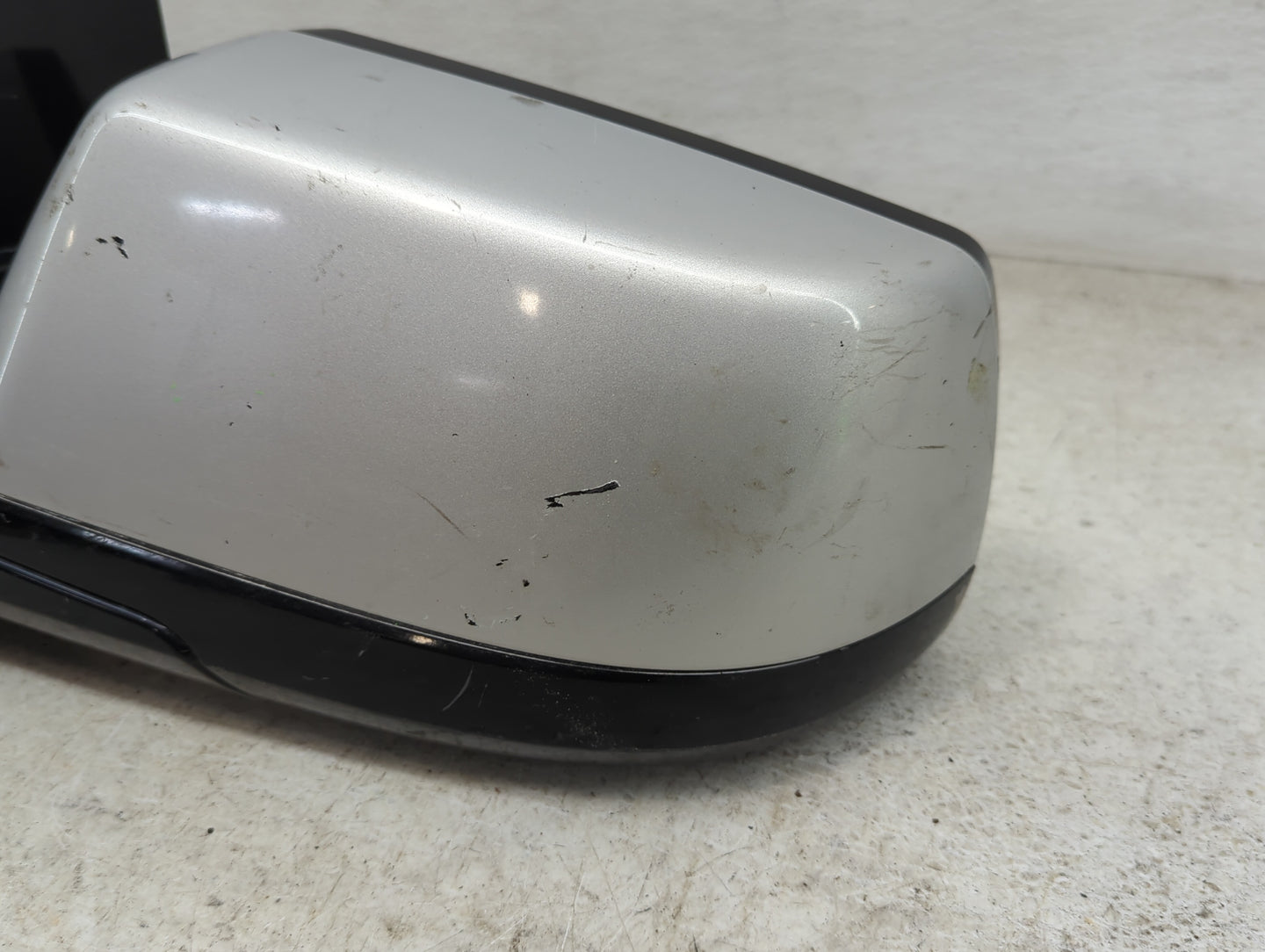 2015-2017 Cadillac Escalade Esv Driver Side View Mirror - Left Door Mirror OEM Used - Oemusedautoparts1.com