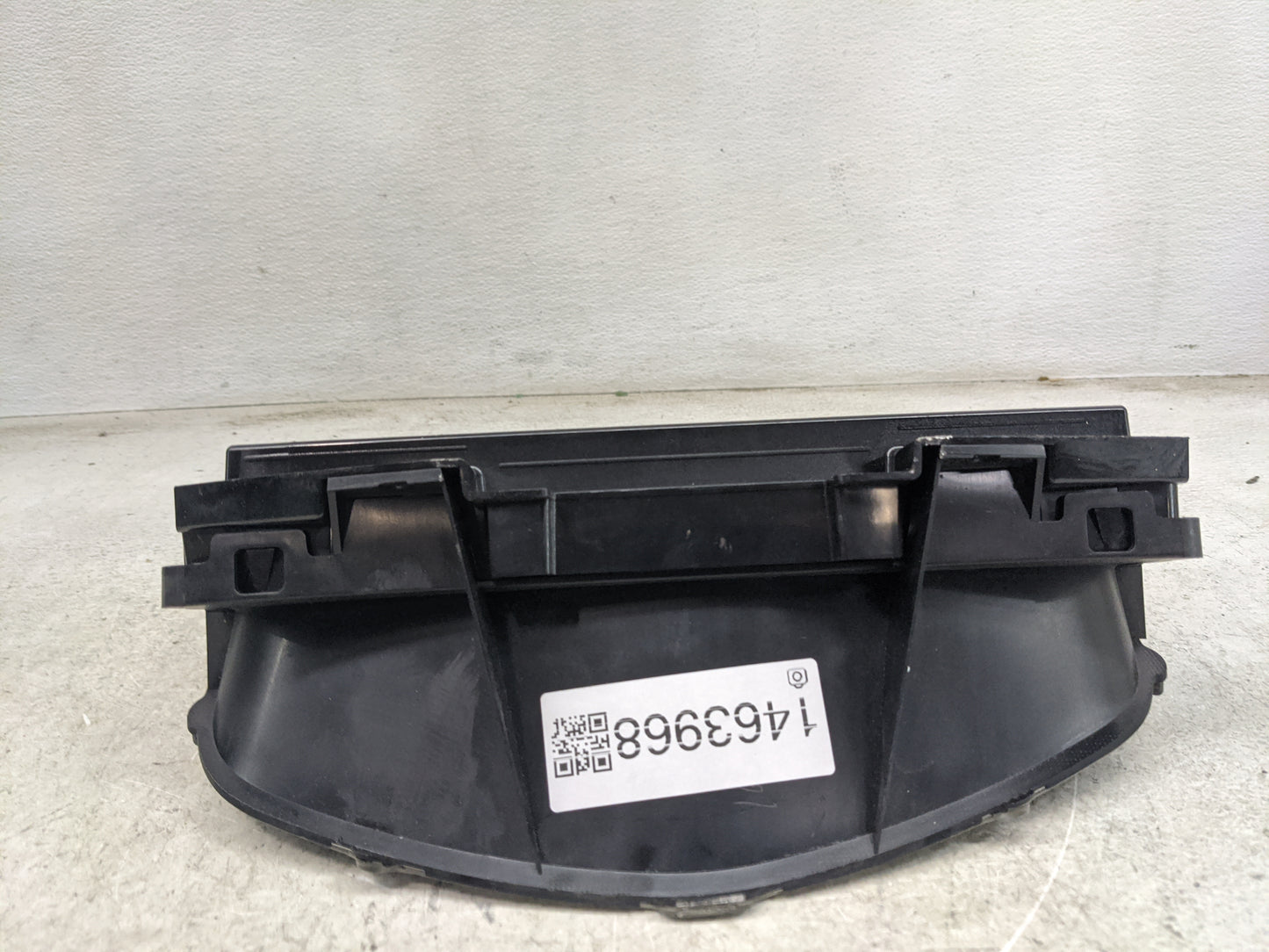 2015 Cadillac Escalade Esv Instrument Cluster Speedometer Gauges P/N:23279415 7110500000000U, 8128120970 Miles:138K Fits OEM