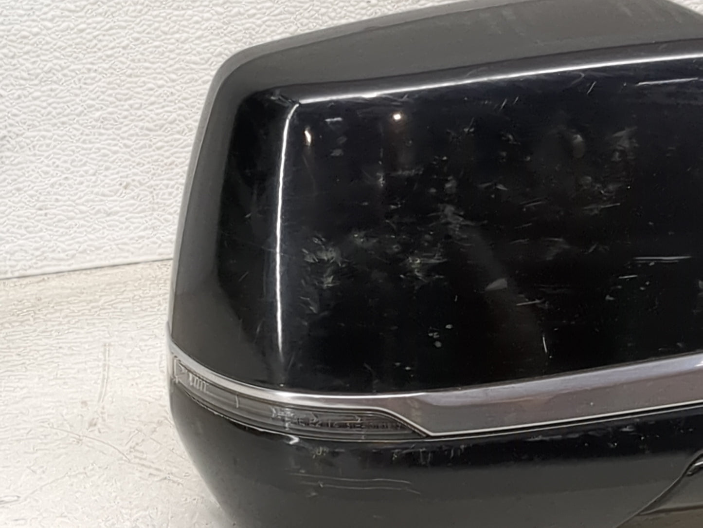 2015-2020 Cadillac Escalade Esv Passenger Side View Mirror - Right Door Mirror OEM Used - Oemusedautoparts1.com