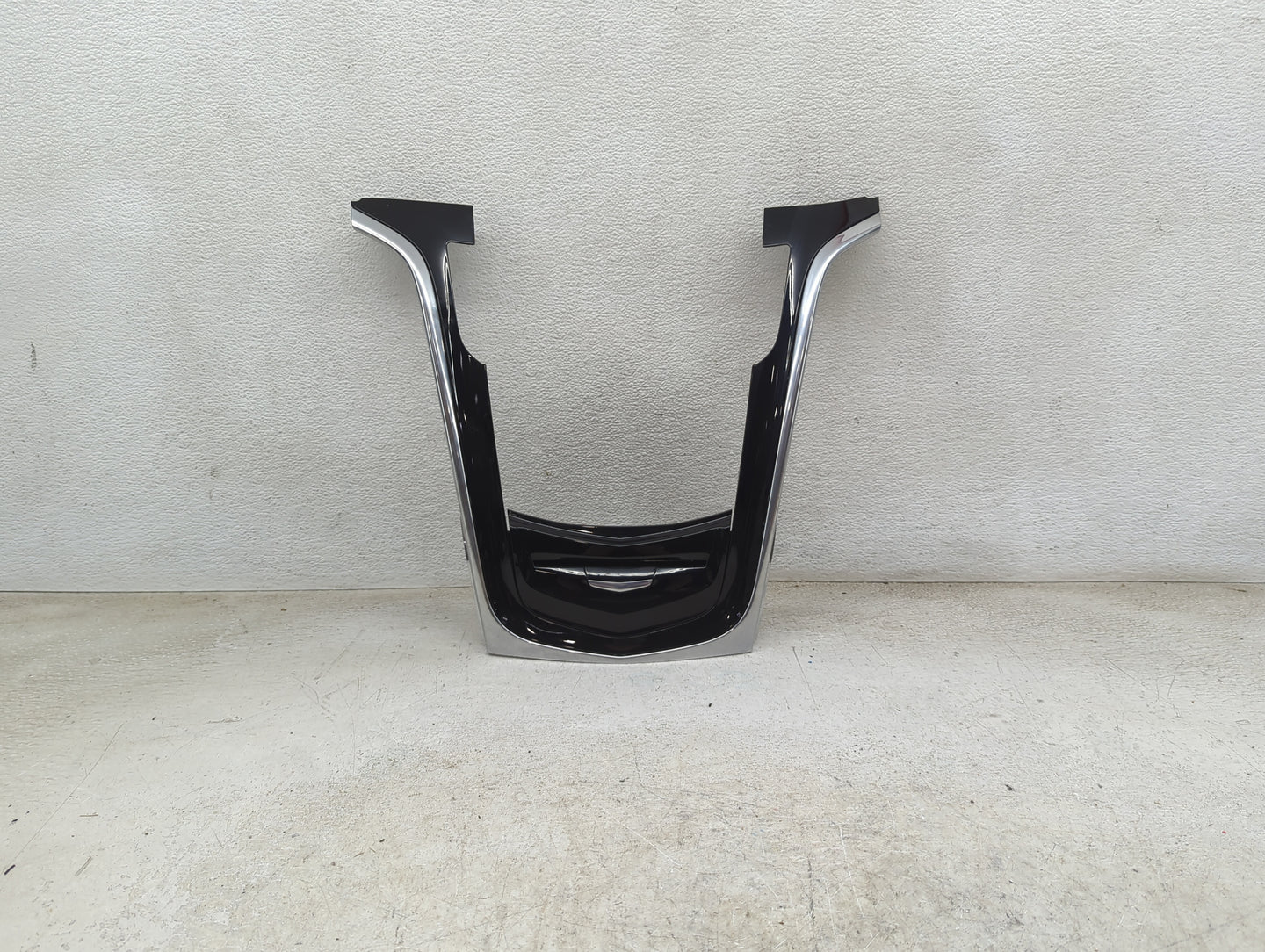 2015 Cadillac Escalade Esv Information Radio Display Screen Bezel Vents - Oemusedautoparts1.com