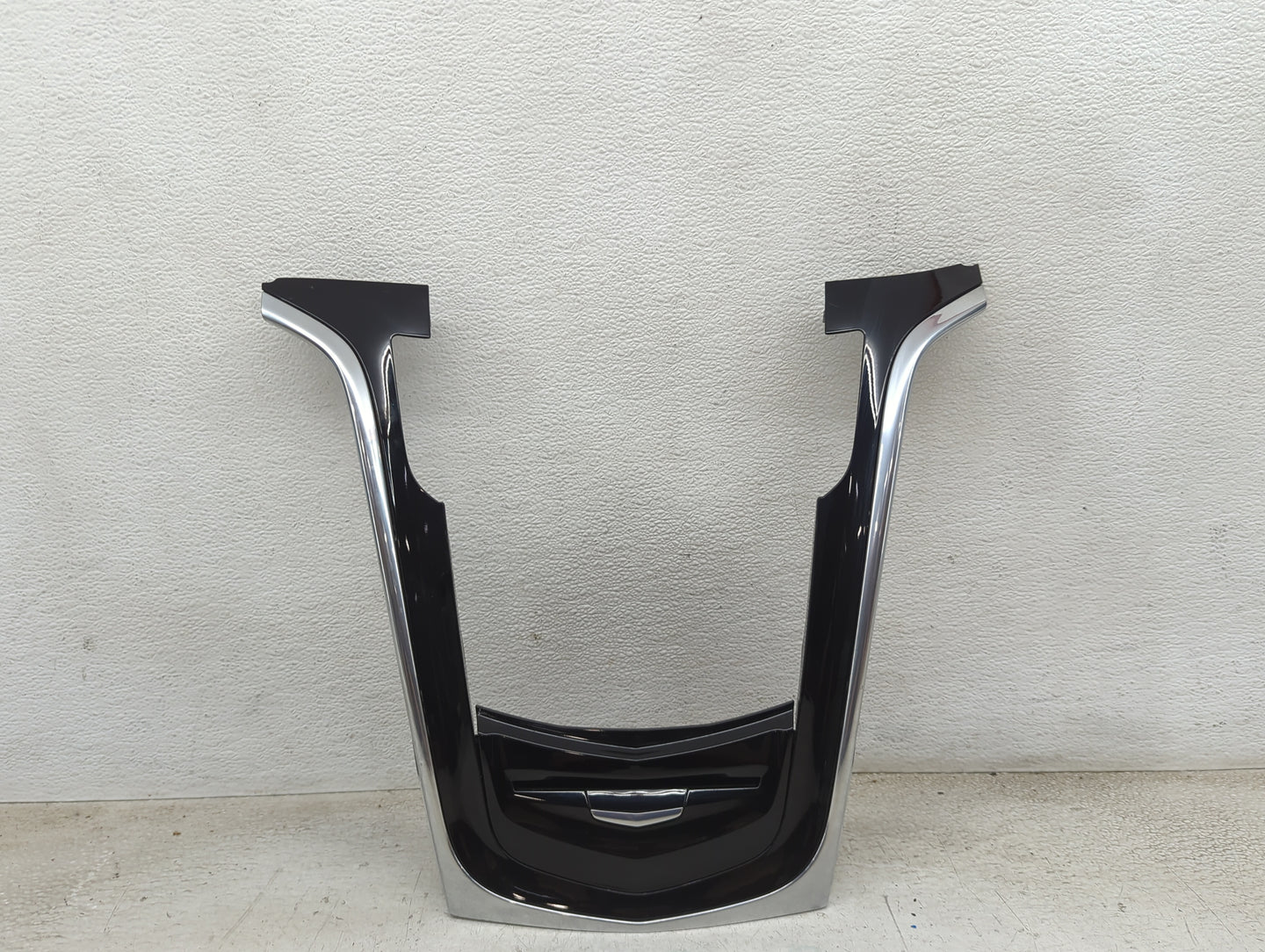 2015 Cadillac Escalade Esv Information Radio Display Screen Bezel Vents - Oemusedautoparts1.com