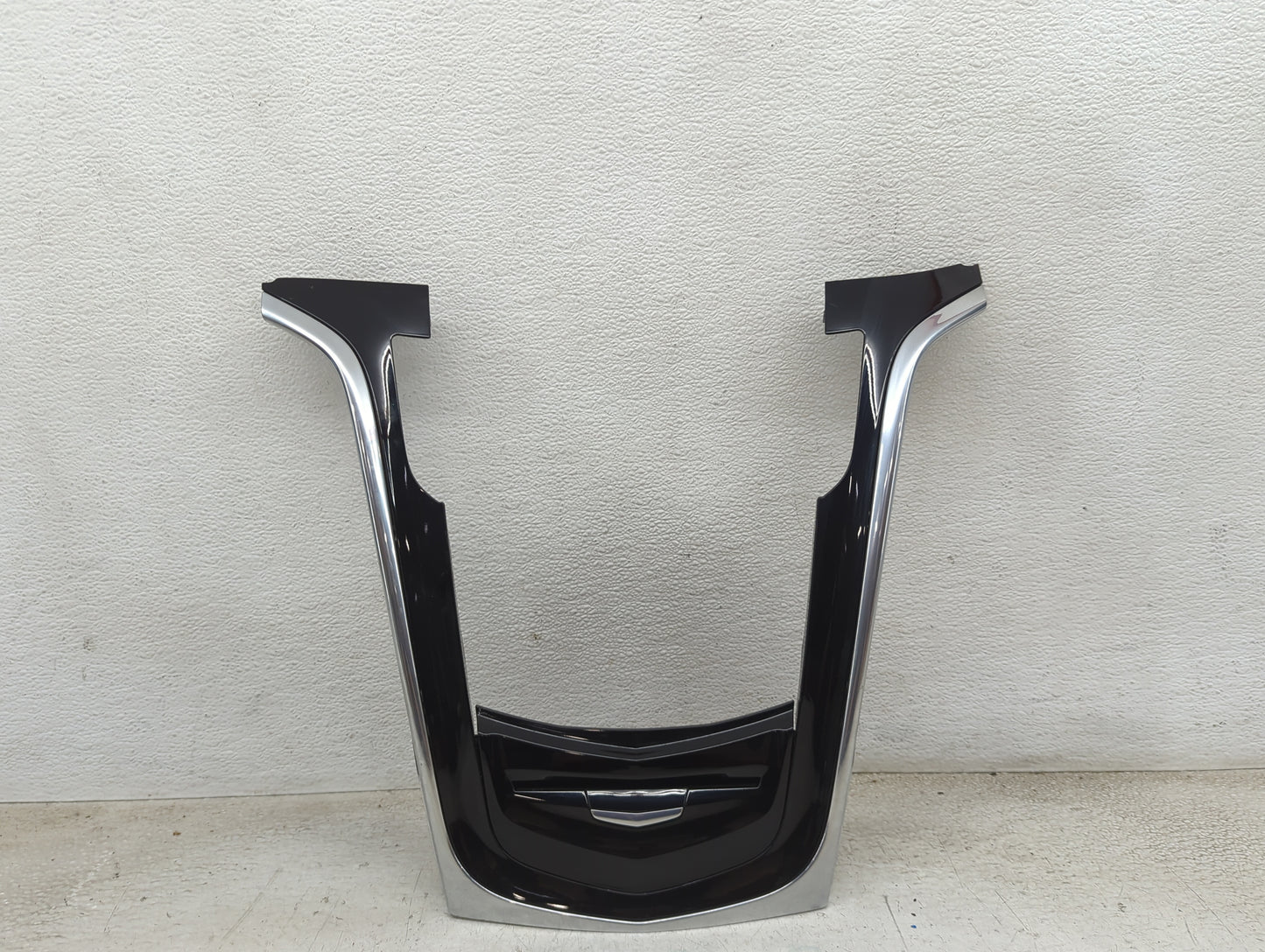 2015 Cadillac Escalade Esv Information Radio Display Screen Bezel Vents - Oemusedautoparts1.com