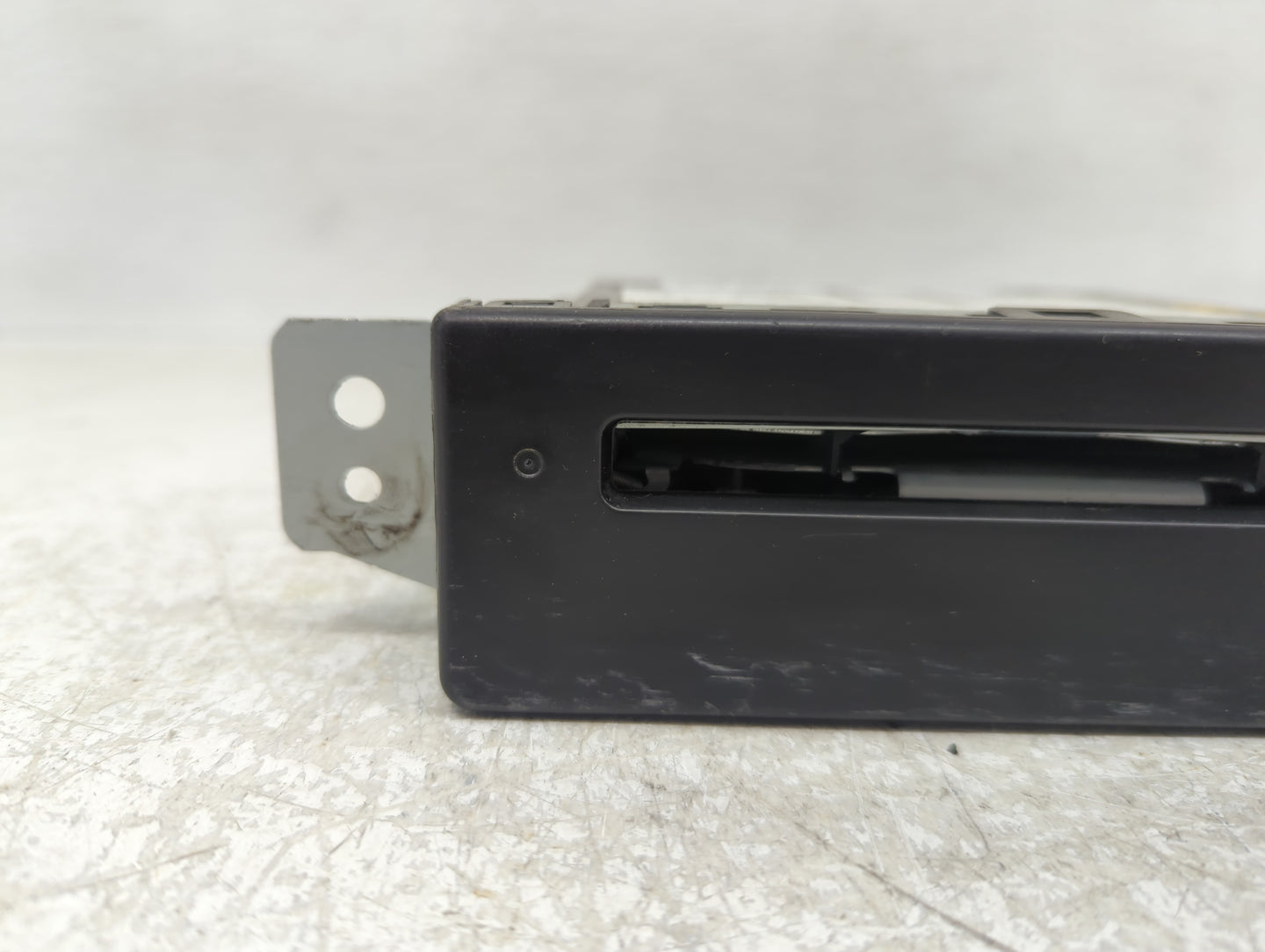 2015 Cadillac Srx Radio AM FM Cd Player Receiver Replacement P/N:22966566 Fits OEM Used Auto Parts - Oemusedautoparts1.com