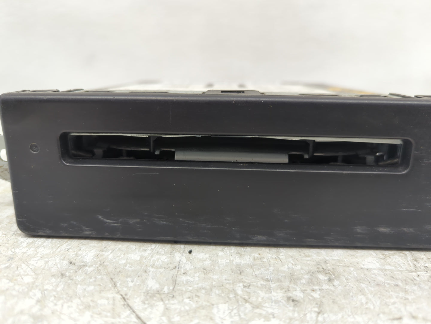 2015 Cadillac Srx Radio AM FM Cd Player Receiver Replacement P/N:22966566 Fits OEM Used Auto Parts - Oemusedautoparts1.com