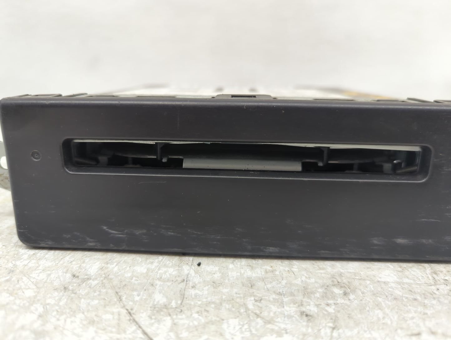 2015 Cadillac Srx Radio AM FM Cd Player Receiver Replacement P/N:22966566 Fits OEM Used Auto Parts - Oemusedautoparts1.com