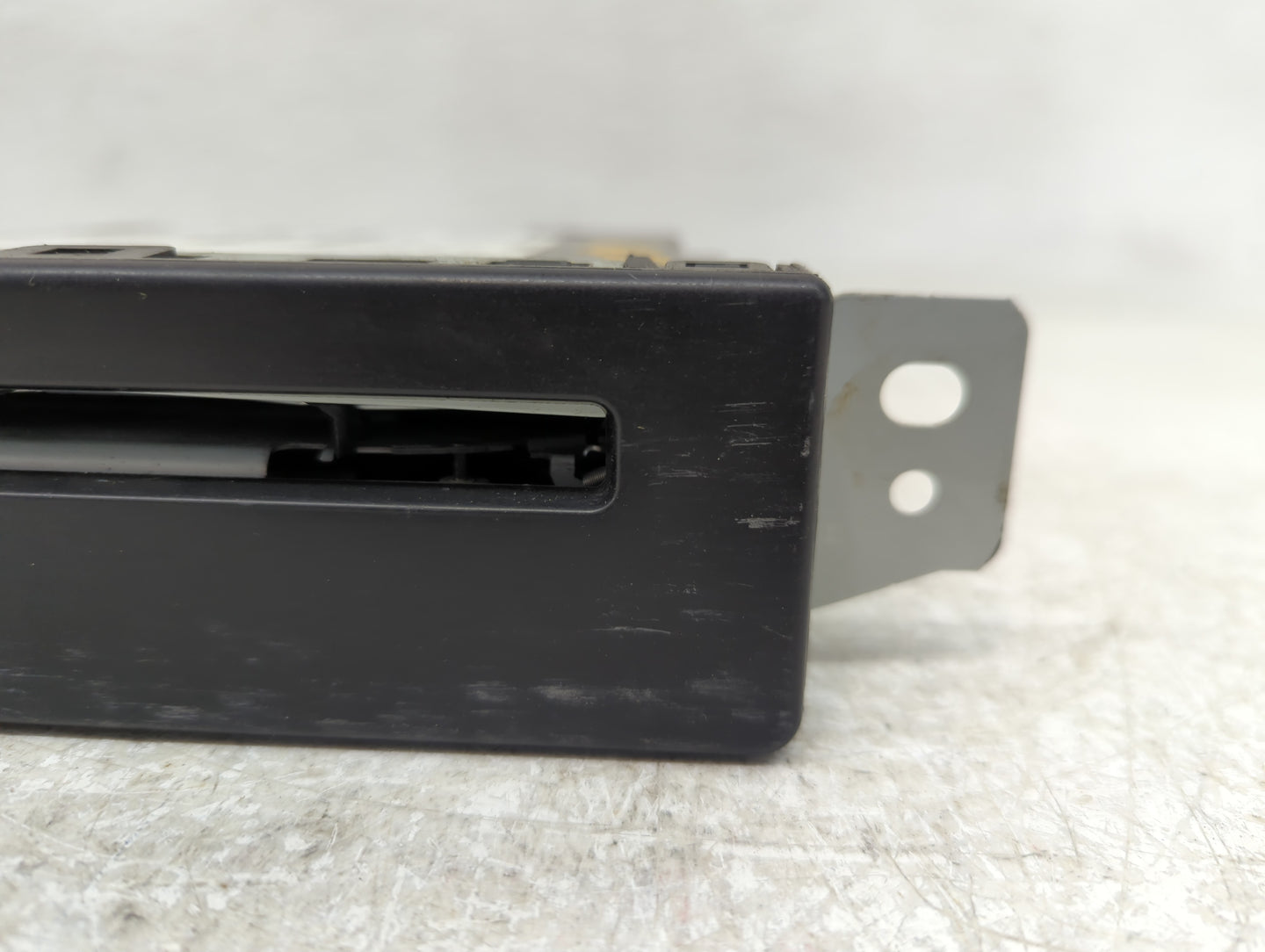 2015 Cadillac Srx Radio AM FM Cd Player Receiver Replacement P/N:22966566 Fits OEM Used Auto Parts - Oemusedautoparts1.com