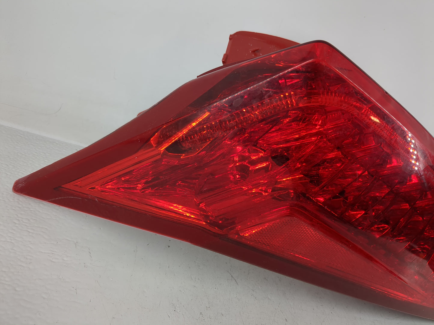 2010-2016 Cadillac Srx Tail Light Assembly Driver Left OEM P/N:22774014 Fits Fits 2010 2011 2012 2013 2014 2015 2016 OEM Use