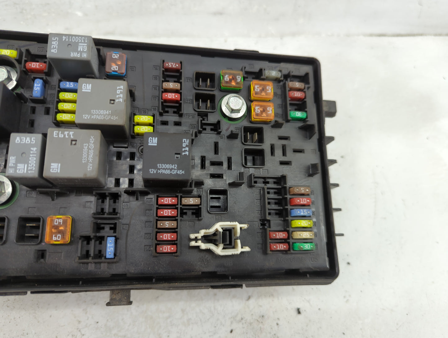 2014-2016 Cadillac Srx Fusebox Fuse Box Panel Relay Module P/N:812461952 Fits Fits 2014 2015 2016 OEM Used Auto Parts - Oemu