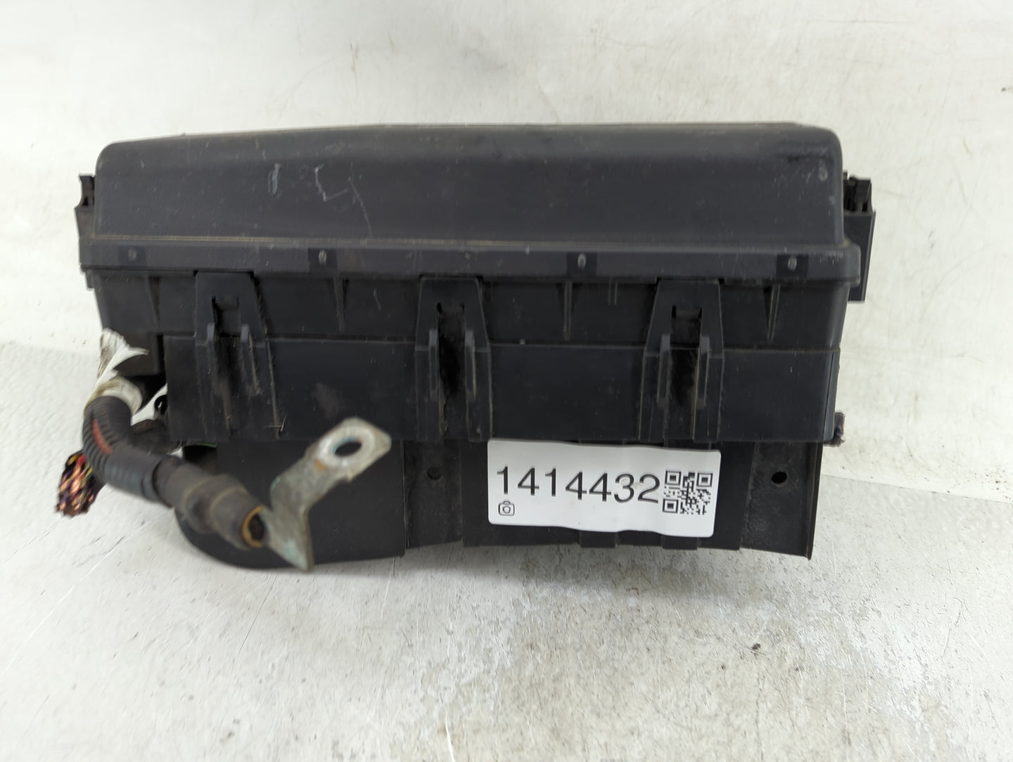 2014-2016 Cadillac Srx Fusebox Fuse Box Panel Relay Module Fits Fits 2014 2015 2016 OEM Used Auto Parts - Oemusedautoparts1.