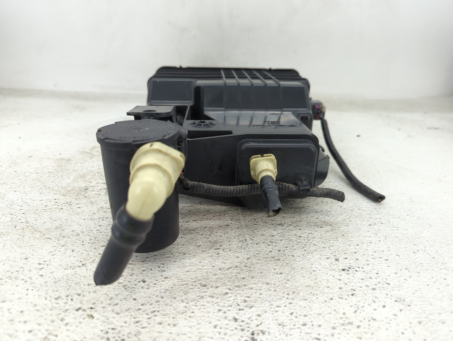 2015 Cadillac Srx Fuel Vapor Charcoal Canister - Oemusedautoparts1.com