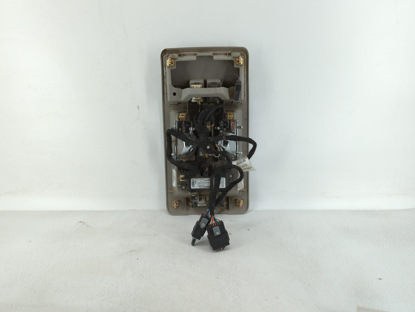 2015 Cadillac Srx Overhead Roof Console - Oemusedautoparts1.com