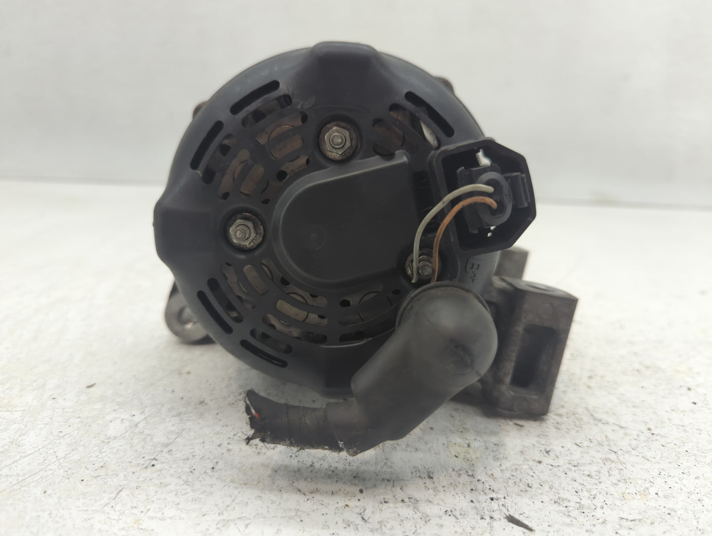 2013-2016 Cadillac Srx Alternator Replacement Generator Charging Assembly Engine OEM P/N:H04211-8161 22988006 Fits OEM Used 