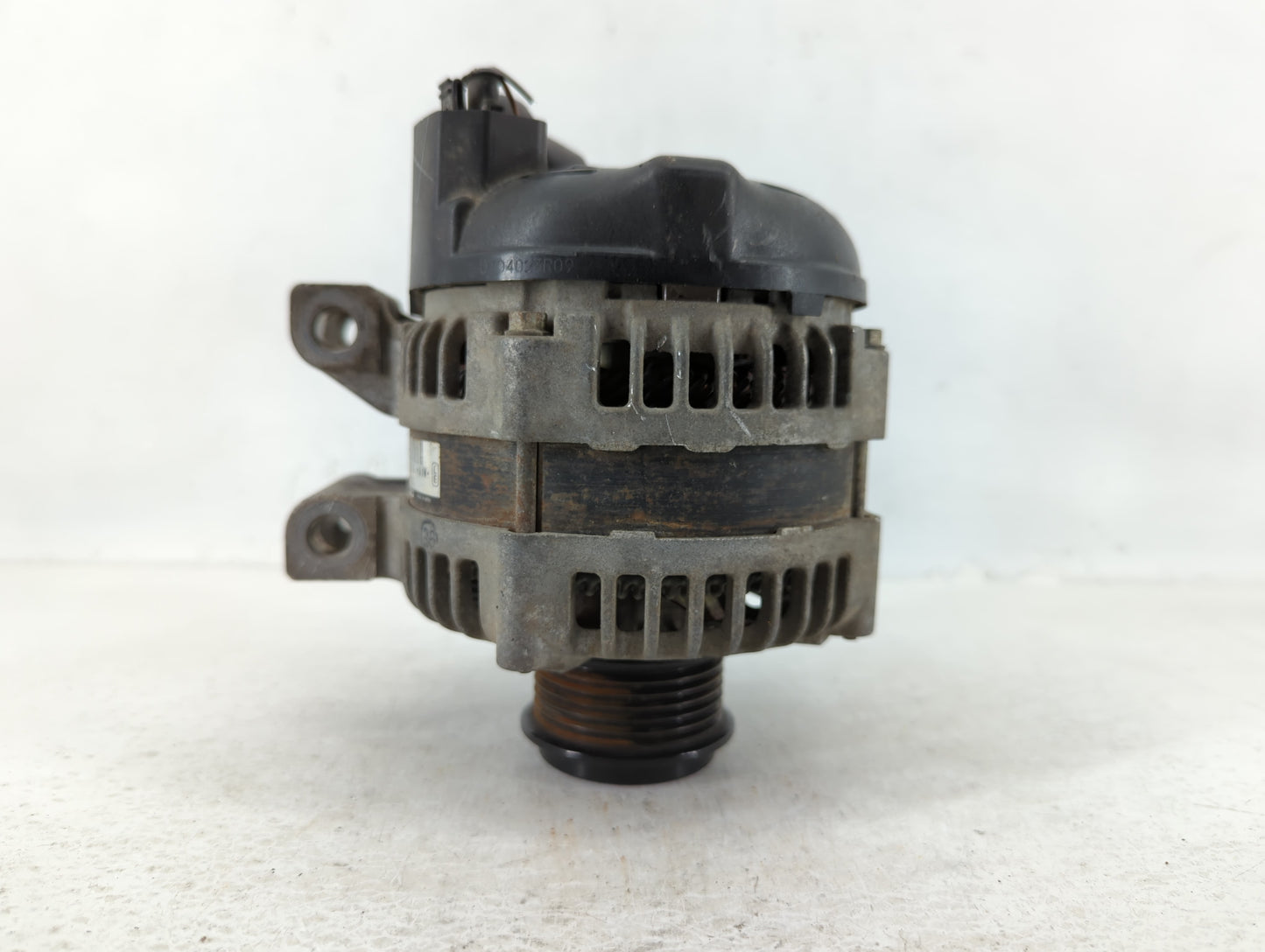 2013-2016 Cadillac Srx Alternator Replacement Generator Charging Assembly Engine OEM P/N:104211-8161 22988006 Fits OEM Used 
