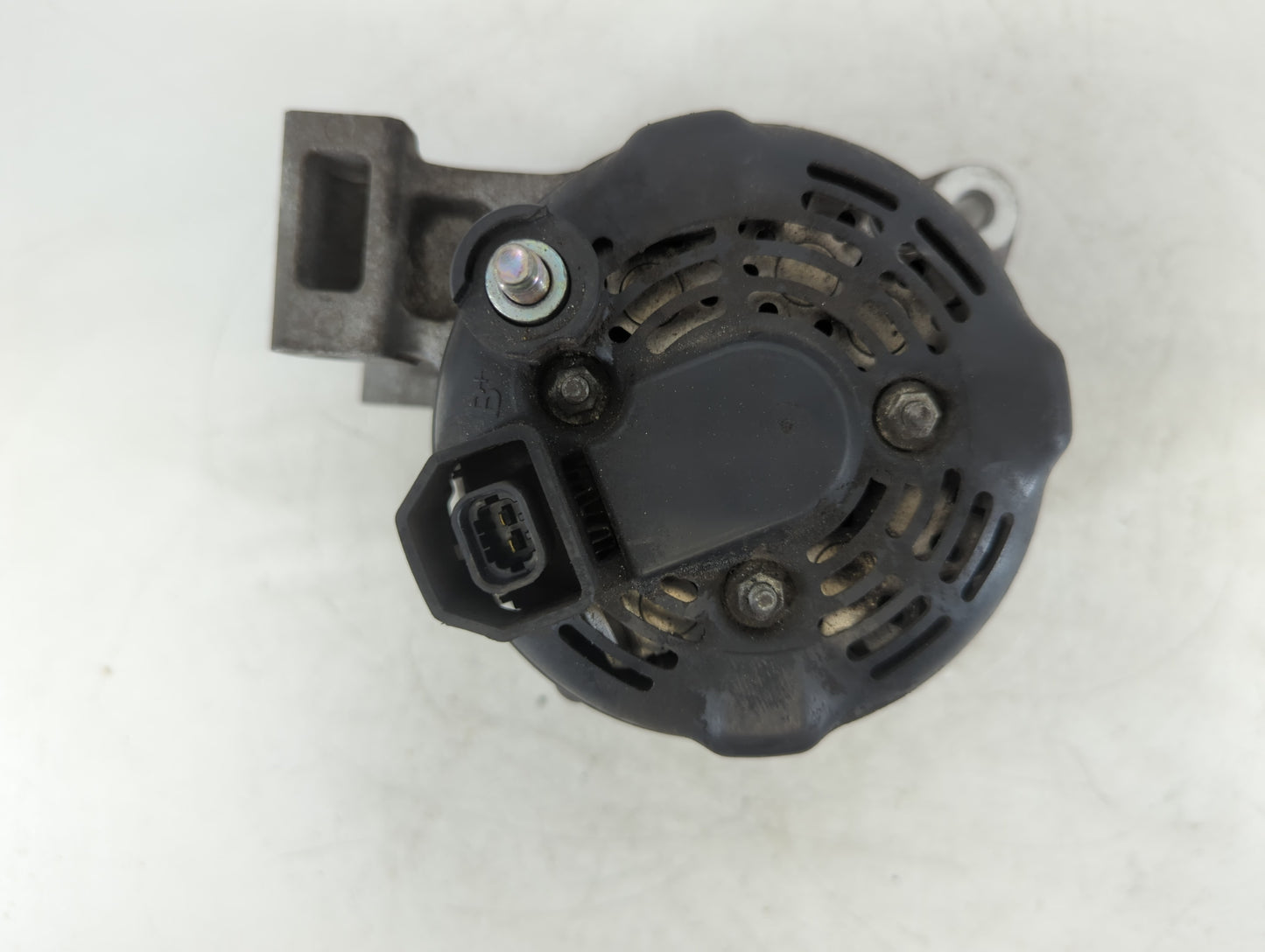 2013-2016 Cadillac Srx Alternator Replacement Generator Charging Assembly Engine OEM P/N:104211-8161 22988006 Fits OEM Used 