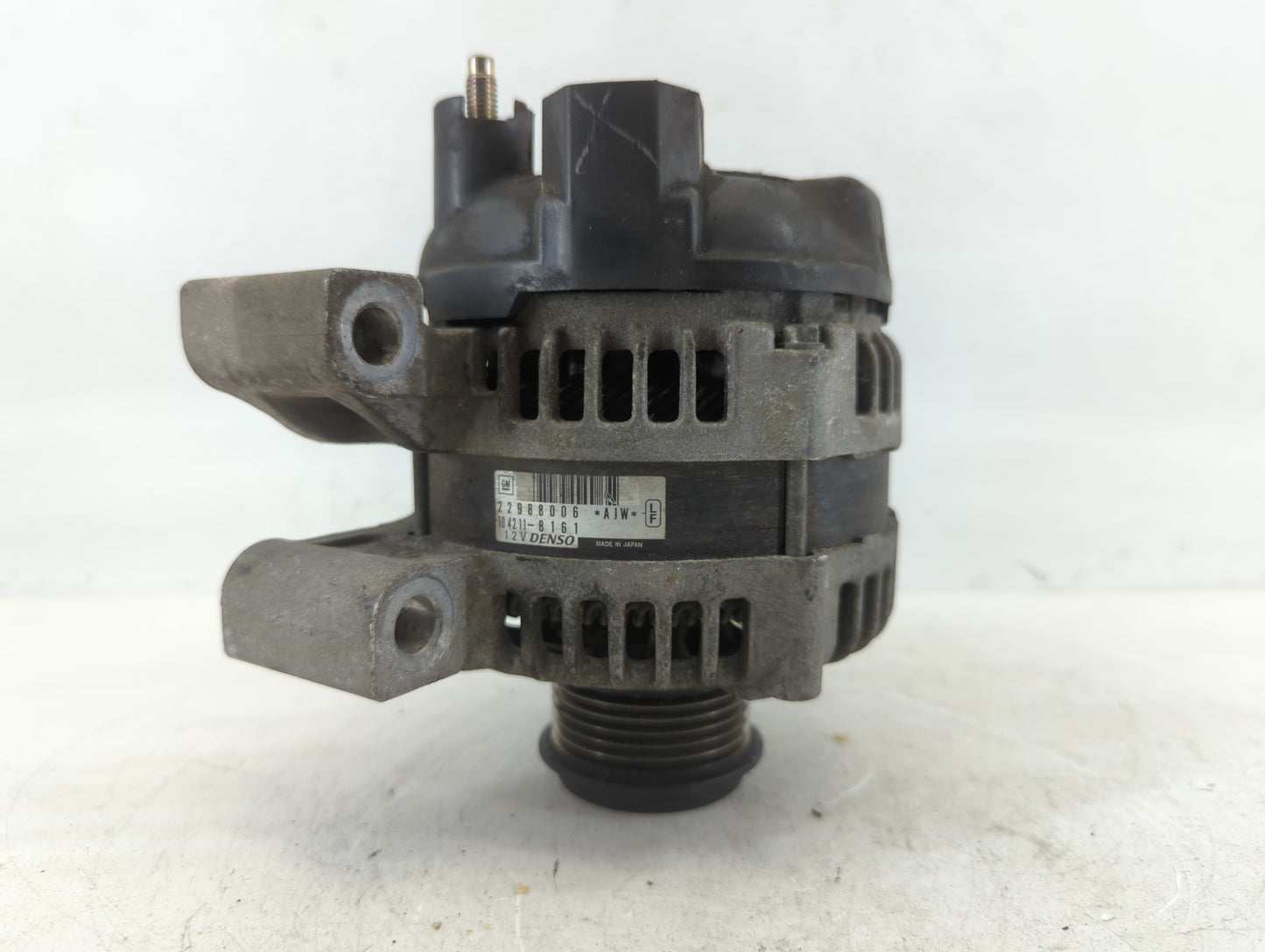 2013-2016 Cadillac Srx Alternator Replacement Generator Charging Assembly Engine OEM P/N:104211-8161 22988006 Fits OEM Used 
