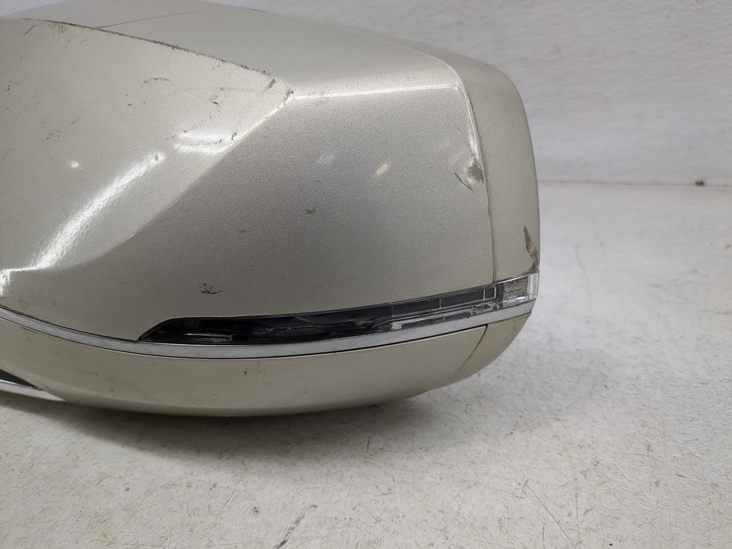 2013-2015 Cadillac Xts Driver Side View Mirror - Left Door Mirror OEM Used - Oemusedautoparts1.com
