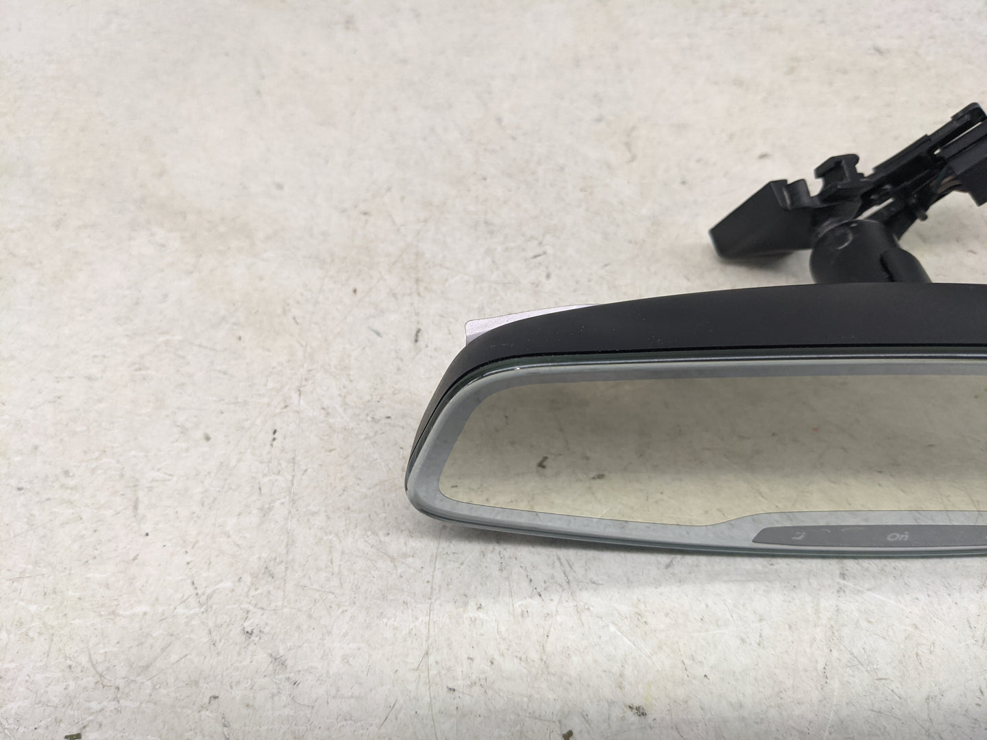 2015 Cadillac Xts Interior Rear View Mirror Replacement OEM P/N:14D103102AA 028006 Fits OEM Used Auto Parts - Oemusedautopar