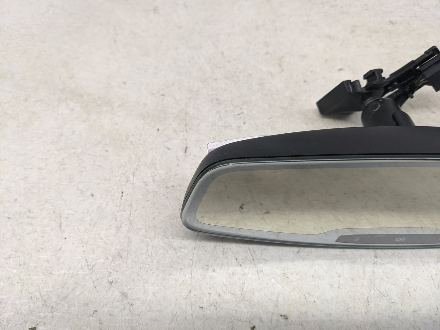 2015 Cadillac Xts Interior Rear View Mirror Replacement OEM P/N:14D103102AA 028006 Fits OEM Used Auto Parts - Oemusedautopar