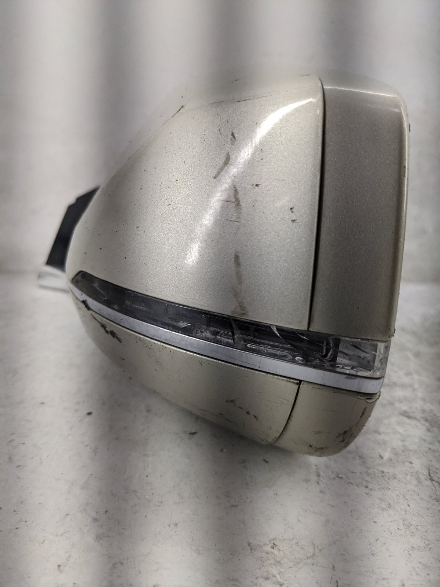 2015 Cadillac Xts Driver Side View Mirror - Left Door Mirror OEM Used - Oemusedautoparts1.com