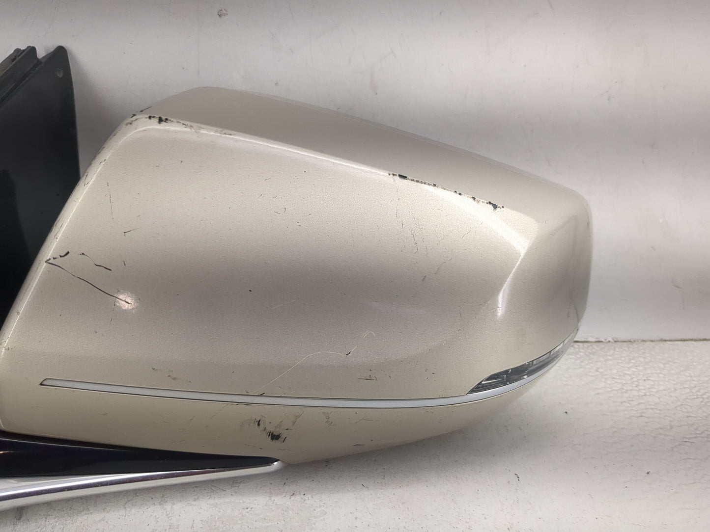 2015 Cadillac Xts Driver Side View Mirror - Left Door Mirror OEM Used - Oemusedautoparts1.com