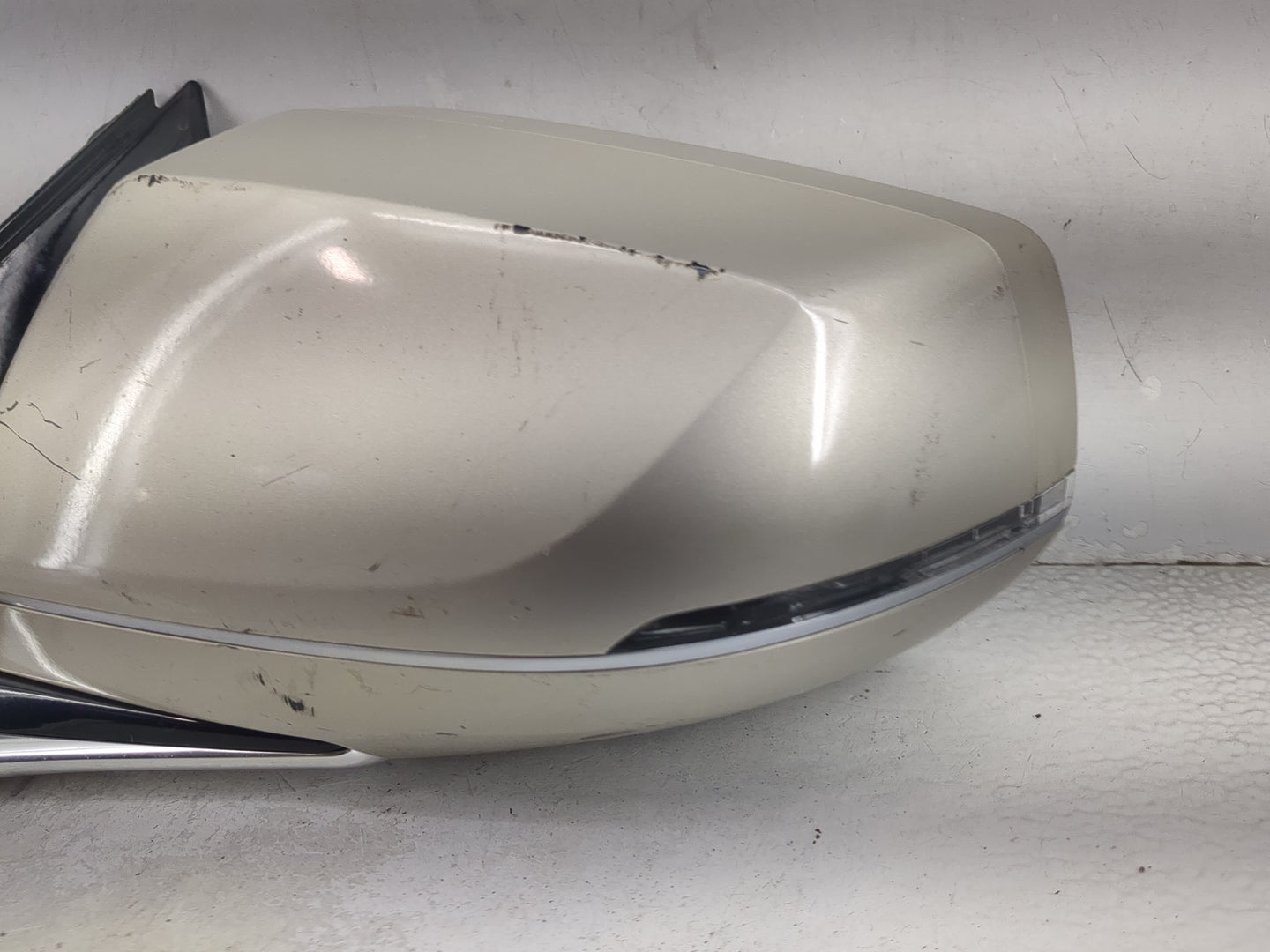 2015 Cadillac Xts Driver Side View Mirror - Left Door Mirror OEM Used - Oemusedautoparts1.com