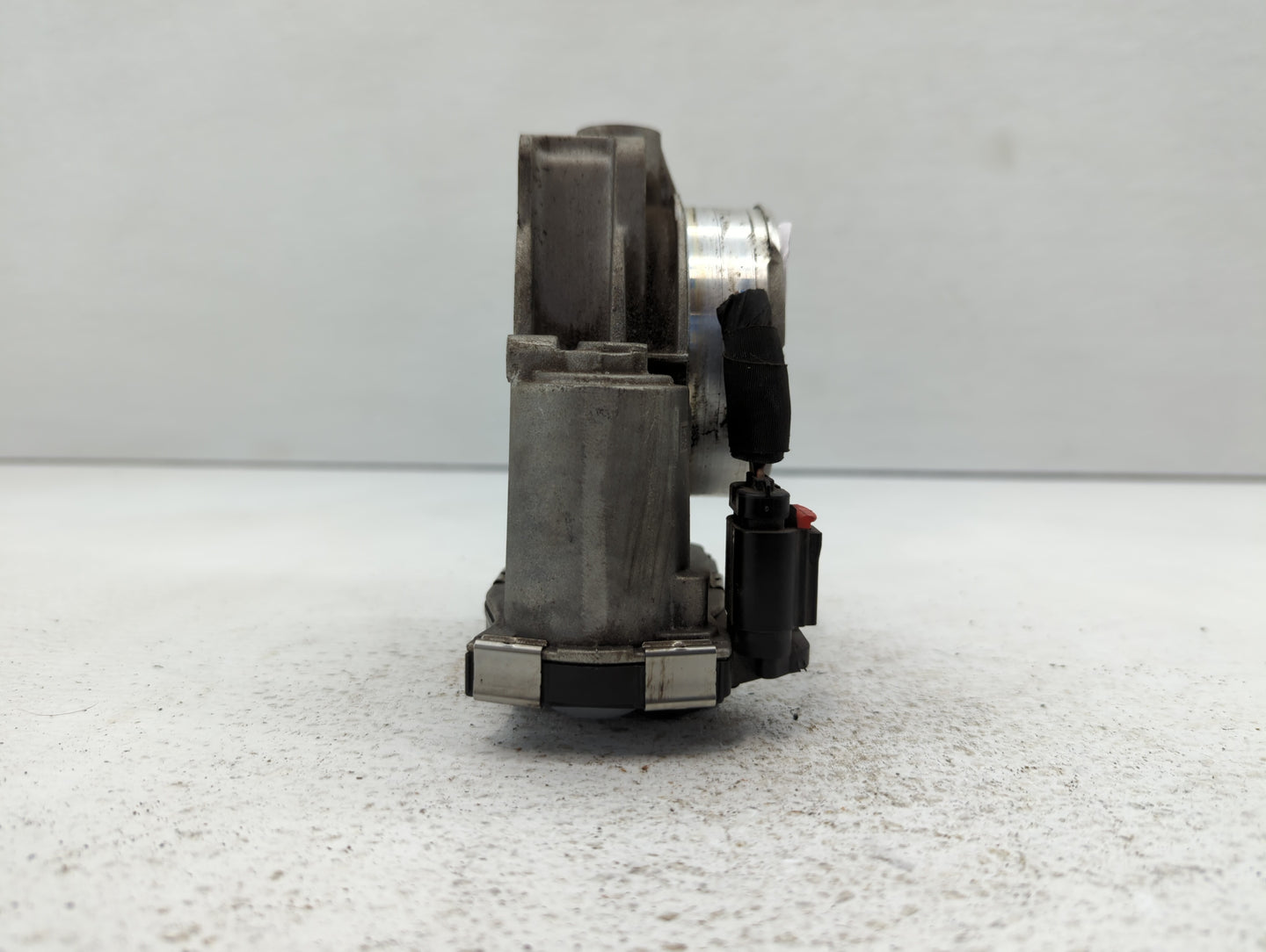 2013-2019 Cadillac Xts Throttle Body P/N:12632172BA Fits Fits 2012 2013 2014 2015 2016 2017 2018 2019 2020 2021 2022 OEM Use