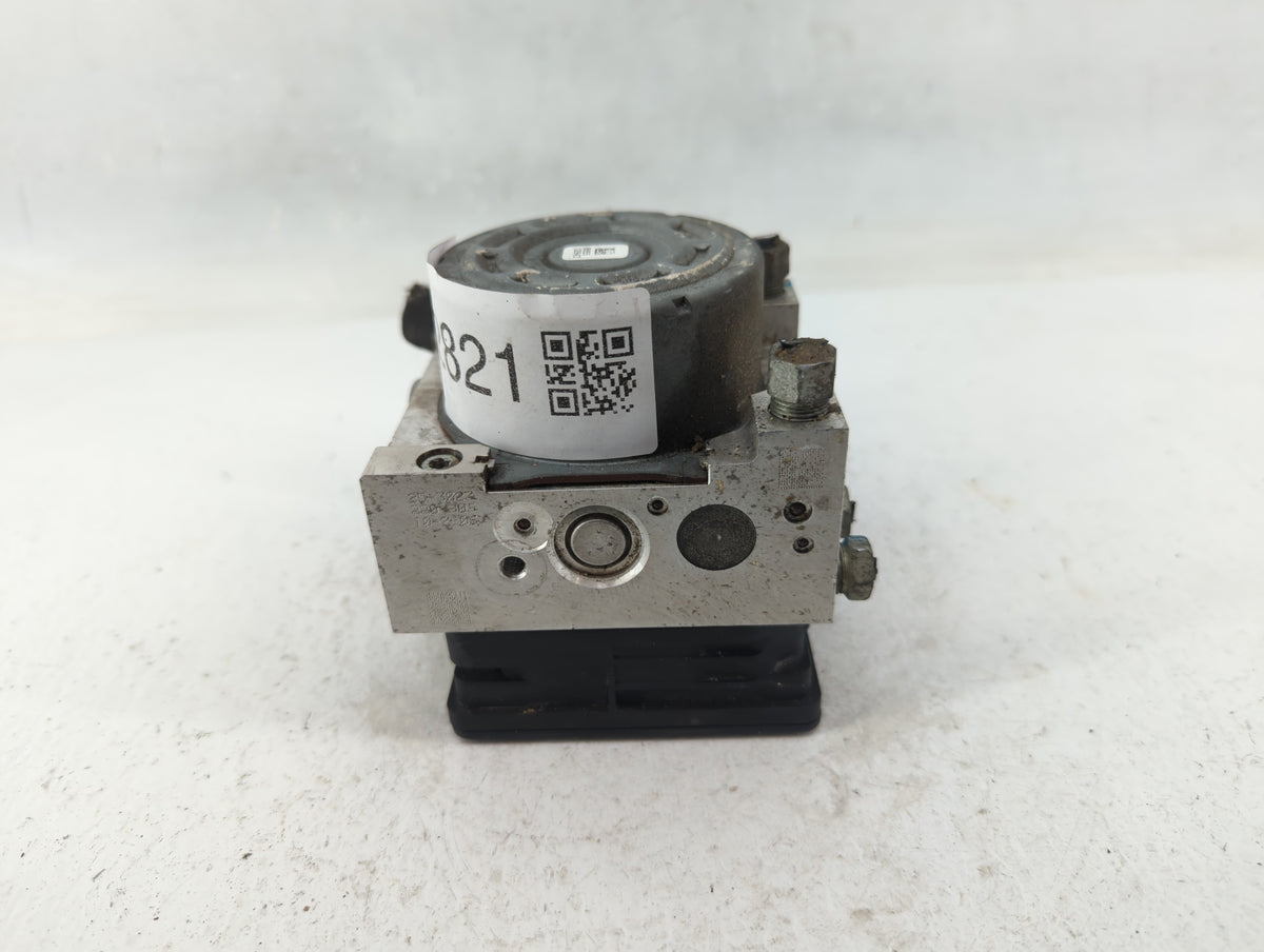 2015 Cadillac Xts Anti-Lock Brake ABS Pump Module Actuator OEM P/N:23180389 Fits OEM Used Auto Parts - Oemusedautoparts1.com