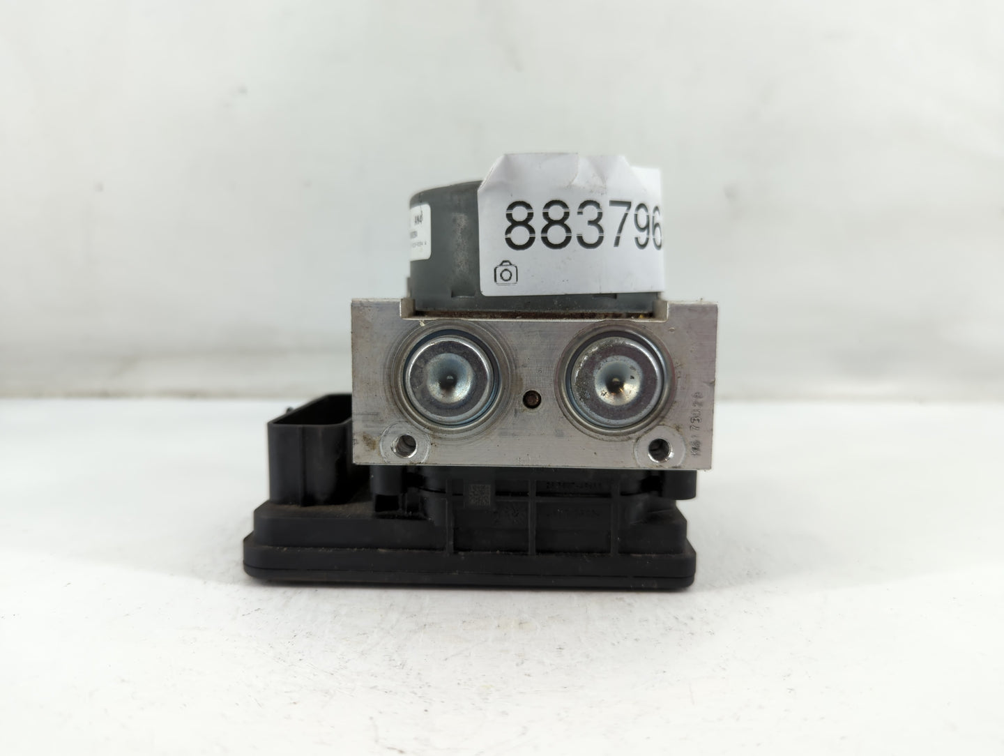 2015 Cadillac Xts ABS Pump Control Module Replacement P/N:23180389 Fits OEM Used Auto Parts - Oemusedautoparts1.com