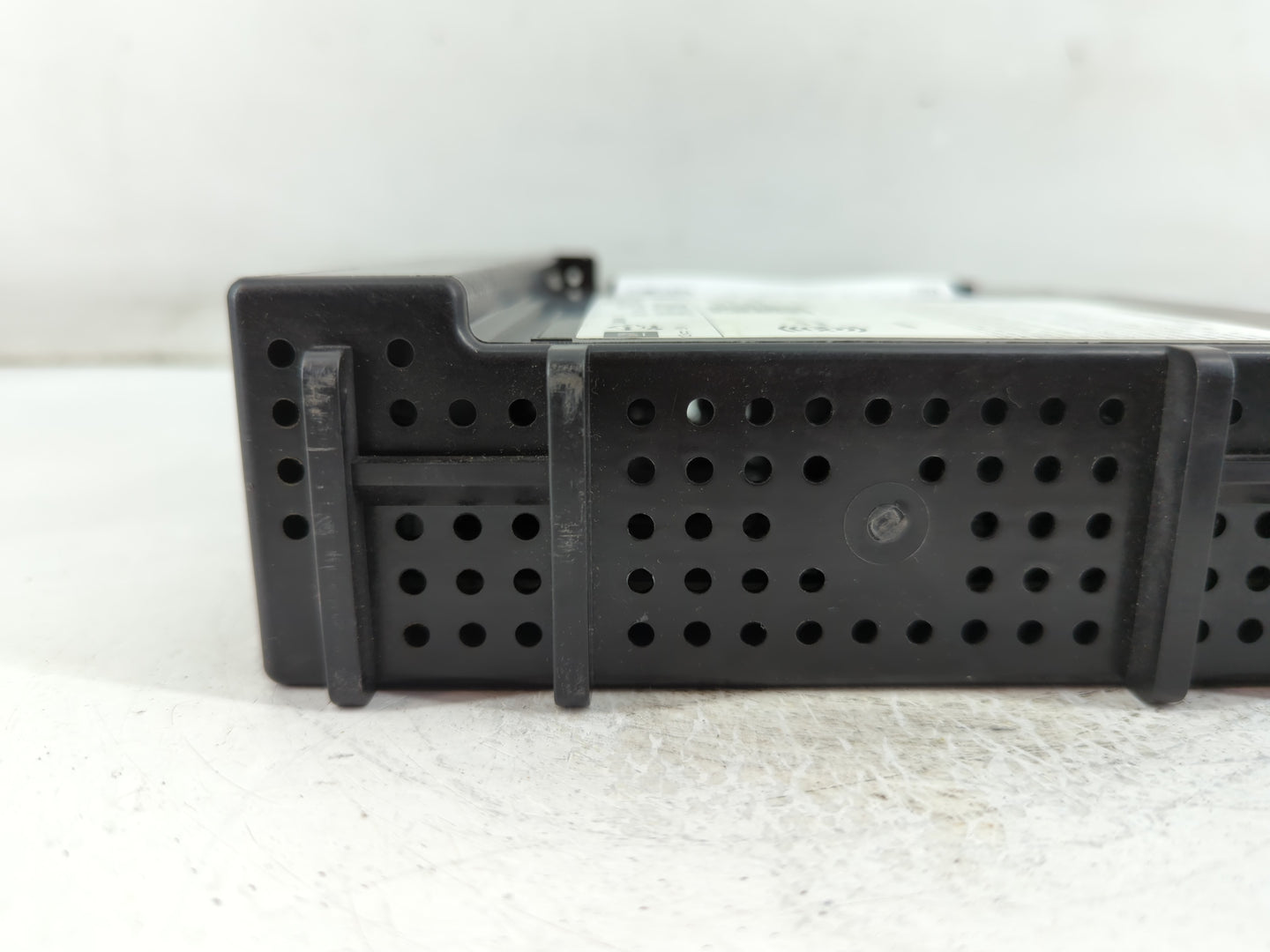 2015 Cadillac Xts Radio AM FM Cd Player Receiver Replacement P/N:13598663 Fits OEM Used Auto Parts - Oemusedautoparts1.com