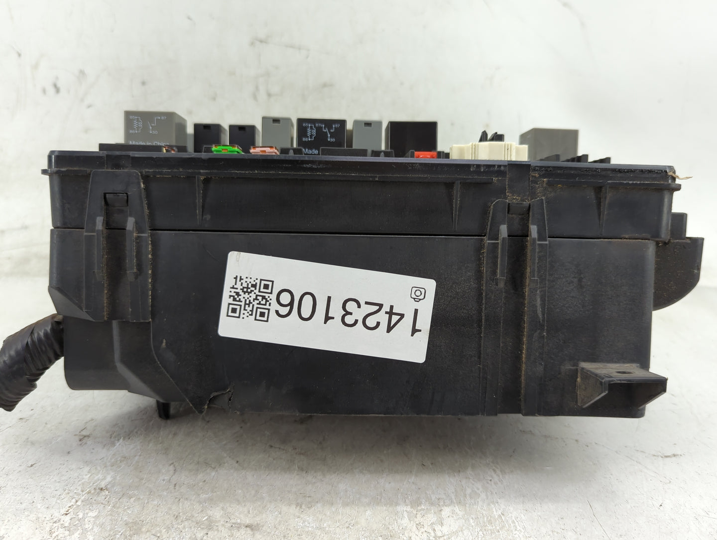 2015 Camaro Camaro Fusebox Fuse Box Panel Relay Module Fits Fits 2012 2013 2014 OEM Used Auto Parts - Oemusedautoparts1.com