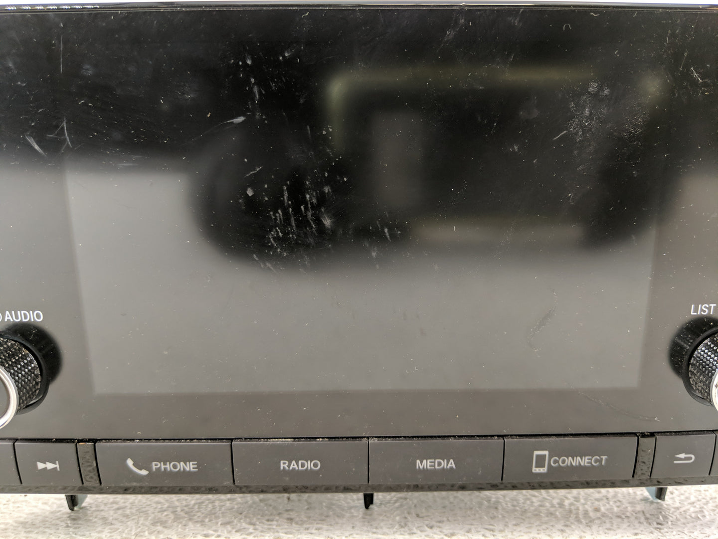 2003-2005 Chevrolet Avalanche Radio AM FM Cd Player Receiver Replacement P/N:8A100-30A -A31 Fits Fits 2003 2004 2005 2006 OE