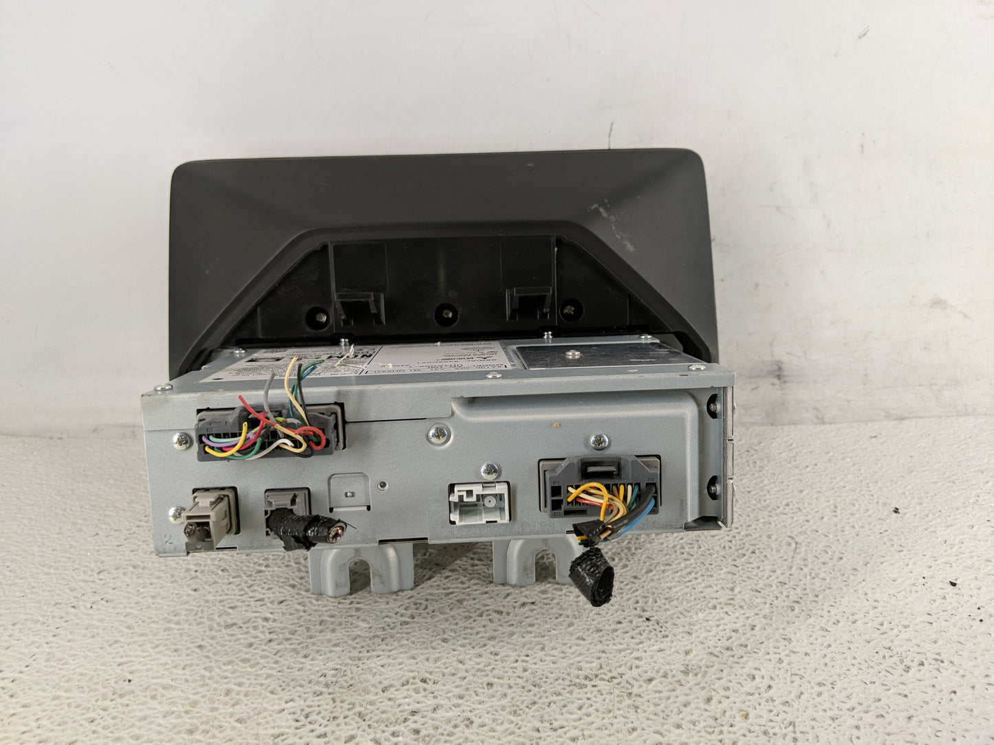 2003-2005 Chevrolet Avalanche Radio AM FM Cd Player Receiver Replacement P/N:8A100-30A -A31 Fits Fits 2003 2004 2005 2006 OE