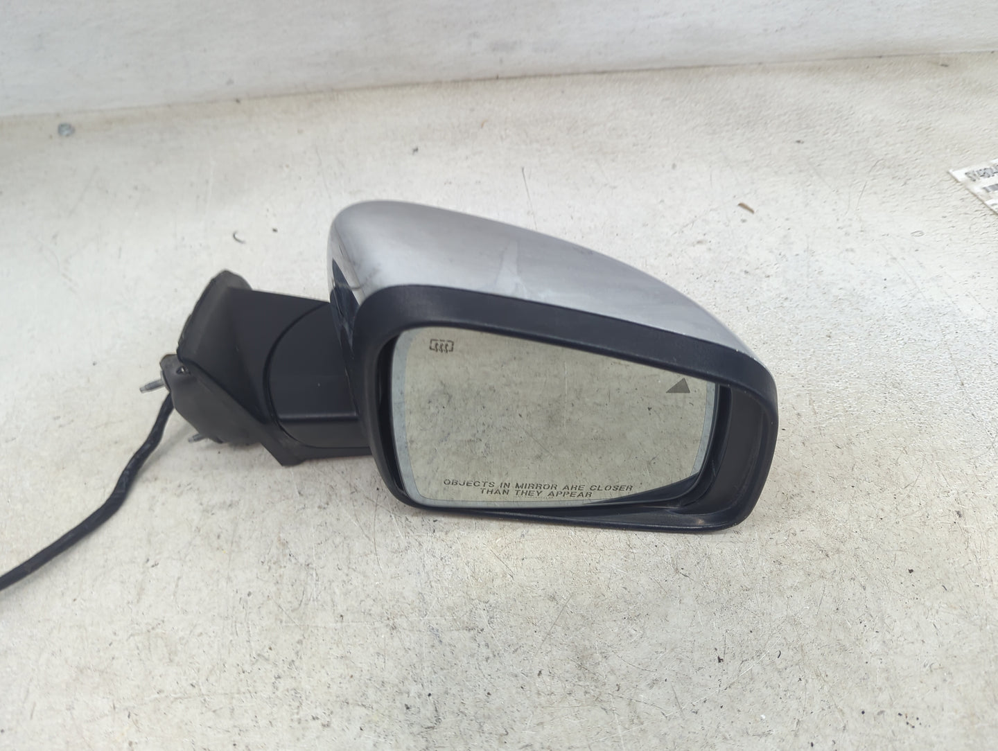 2015 Chevrolet Avalanche Driver Side View Mirror - Left Door Mirror OEM Used - Oemusedautoparts1.com