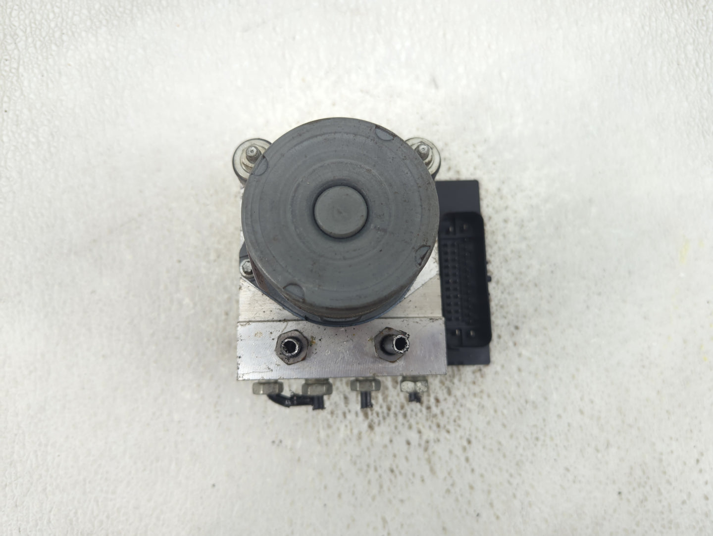 2012-2015 Chevrolet Camaro ABS Pump Control Module Replacement P/N:22914251 Fits Fits 2012 2013 2014 2015 OEM Used Auto Part