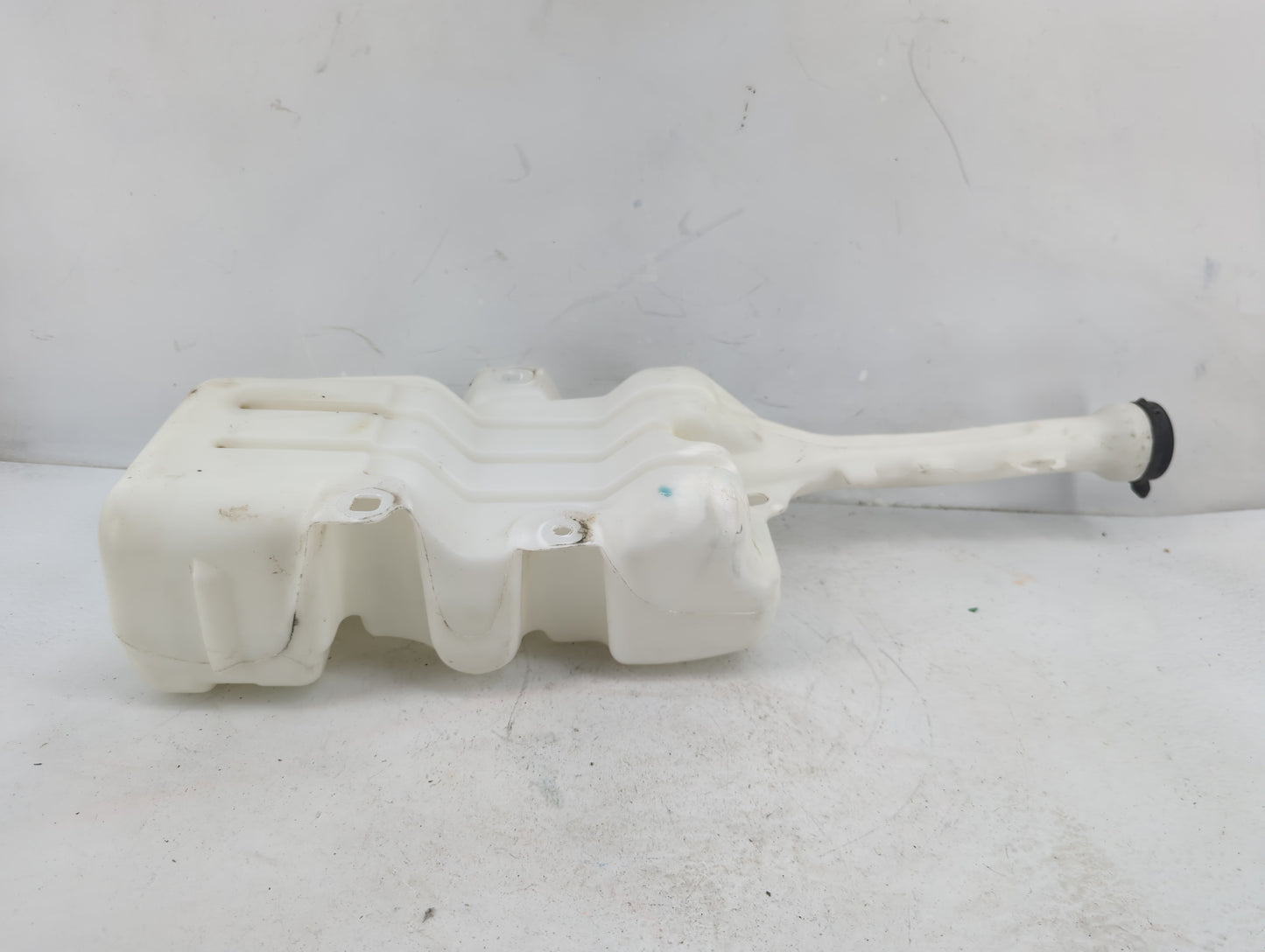 2010-2015 Chevrolet Camaro Windshield Washer Fluid Reservoir Bottle Oem - Oemusedautoparts1.com
