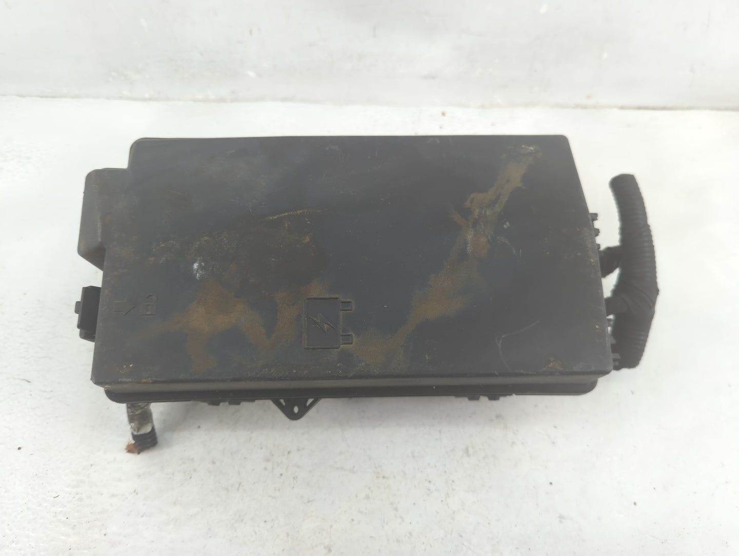 2012-2015 Chevrolet Camaro Fusebox Fuse Box Panel Relay Module P/N:22760636 Fits Fits 2012 2013 2014 2015 OEM Used Auto Part
