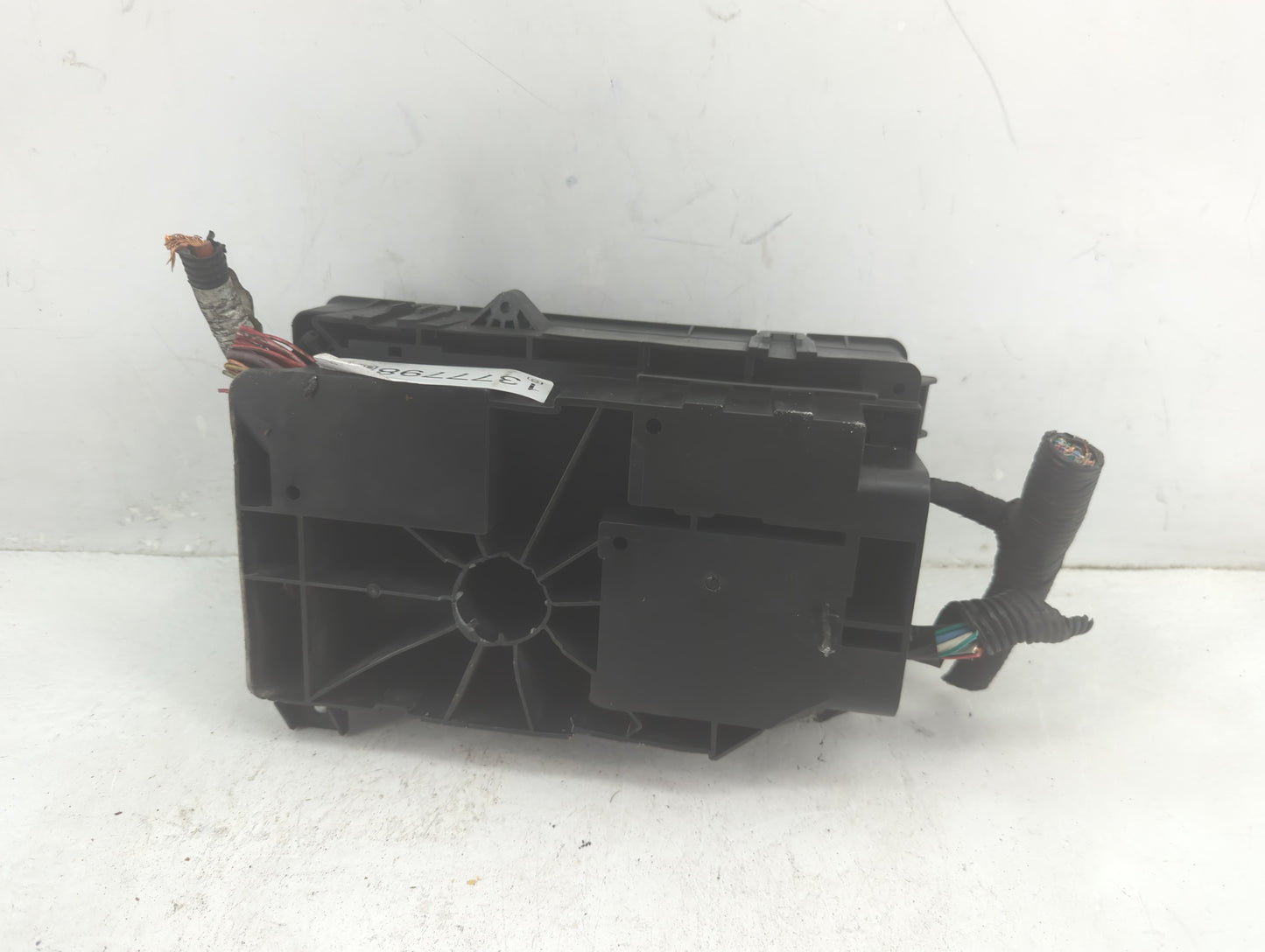 2012-2015 Chevrolet Camaro Fusebox Fuse Box Panel Relay Module P/N:22760636 Fits Fits 2012 2013 2014 2015 OEM Used Auto Part